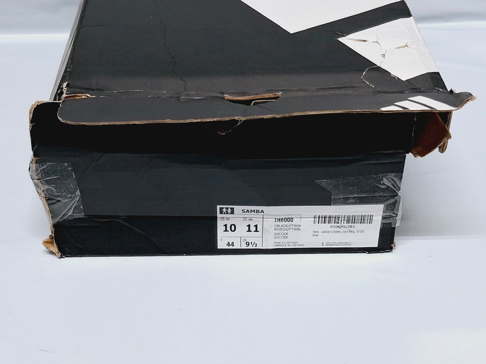 ADS-20 /Adidas Samba shoes, BLACK, size (10 US men-11US women) NEW/DAMAGED BOX