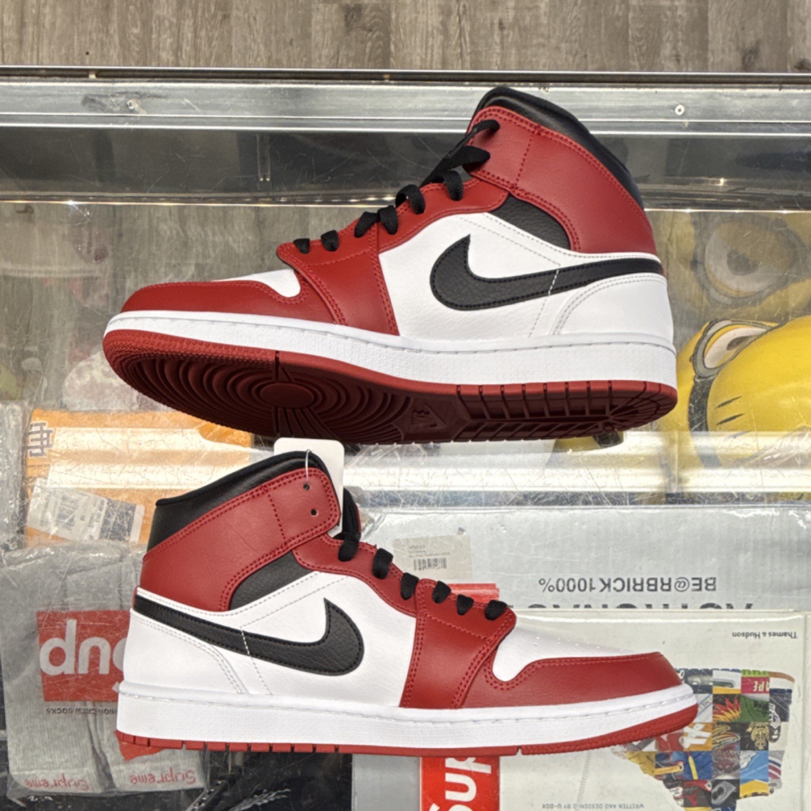 Air jordan 1 Chicago Mid – new 10.5 original box
