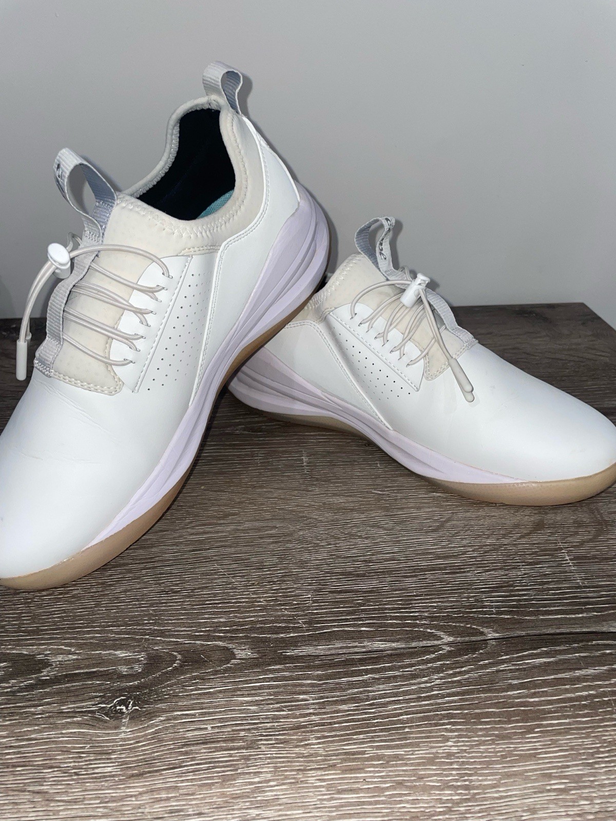 Clove Classic Womens 10 Brilliant White Sneakers