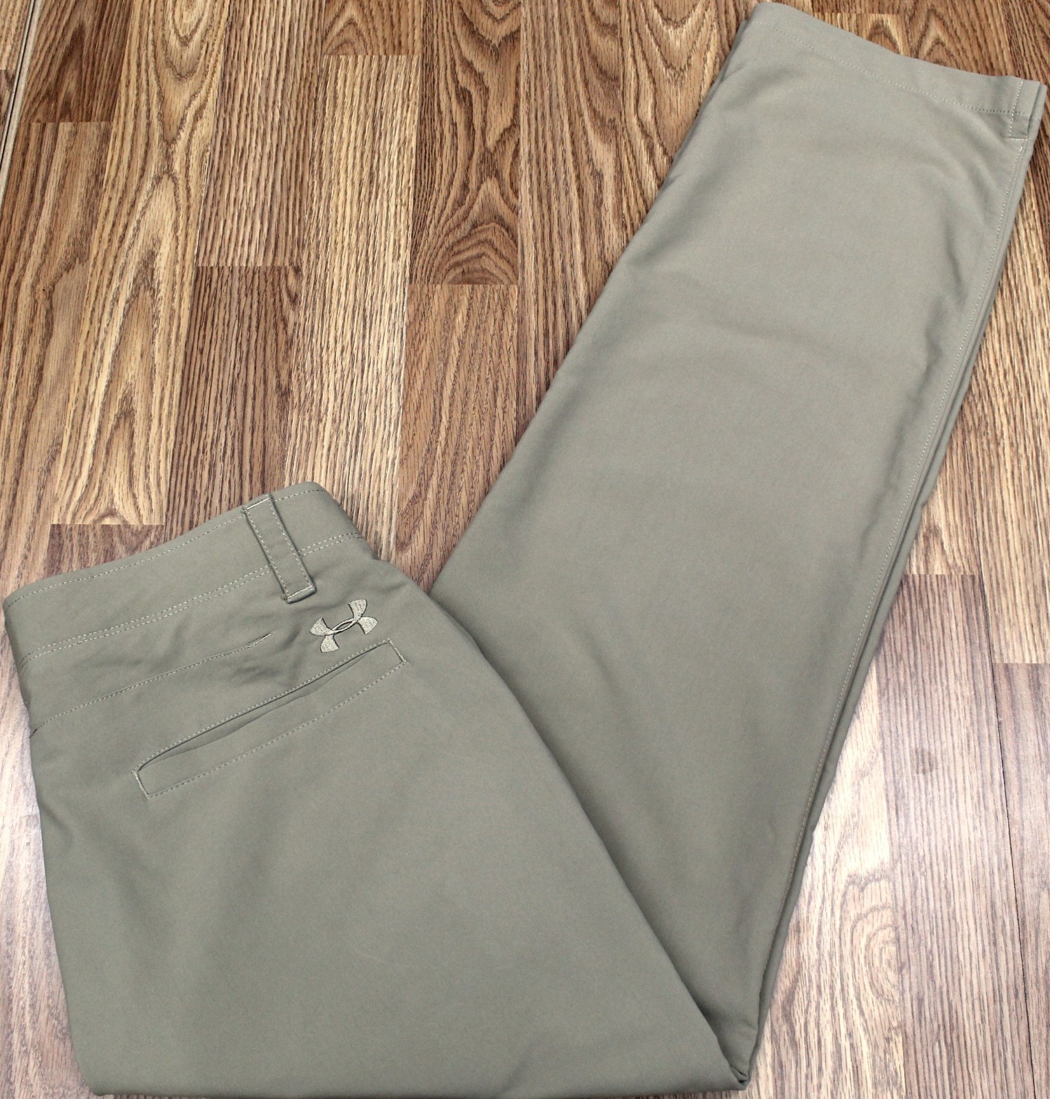UNDER ARMOUR REGULAR FIT GOLF PANTS NYLON/POLY/SPANDEX KHAKI Sz 34W x 32L