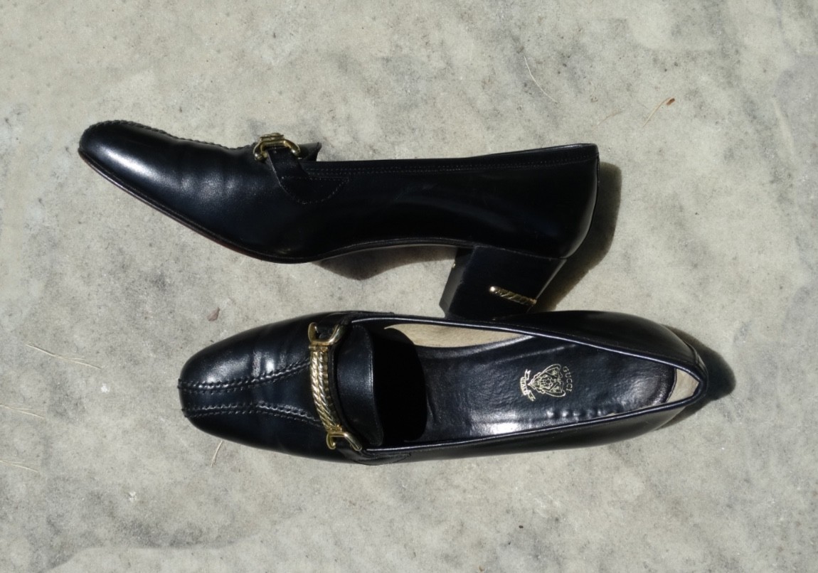 Vintage Gucci pumps shoes Black & Gold classic trim EU 37 US 6.5 in Original bag