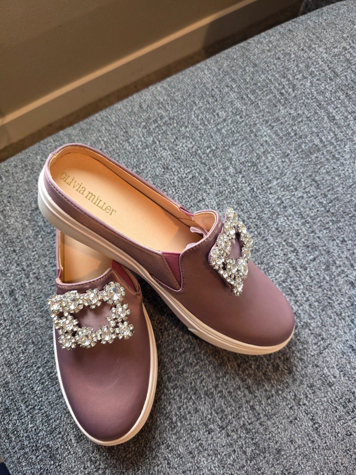 Olivia Miller Womens slip in Loafer, Size 8.5, Mauve, Faux silk, jewels