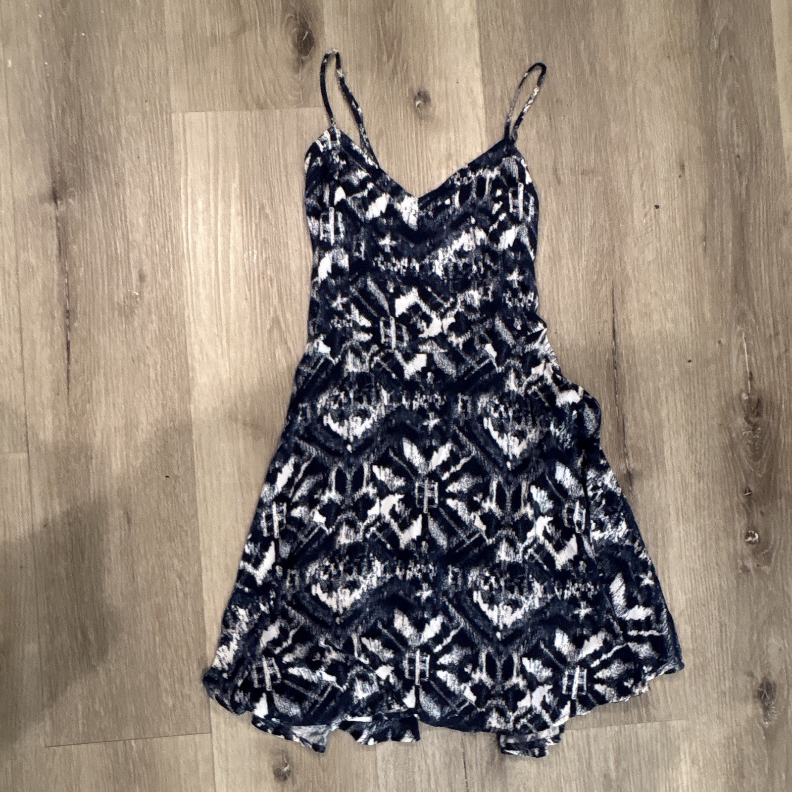 Aéropostale Navy/White Geometric V-Neck Dress. XS Adjustable Straps