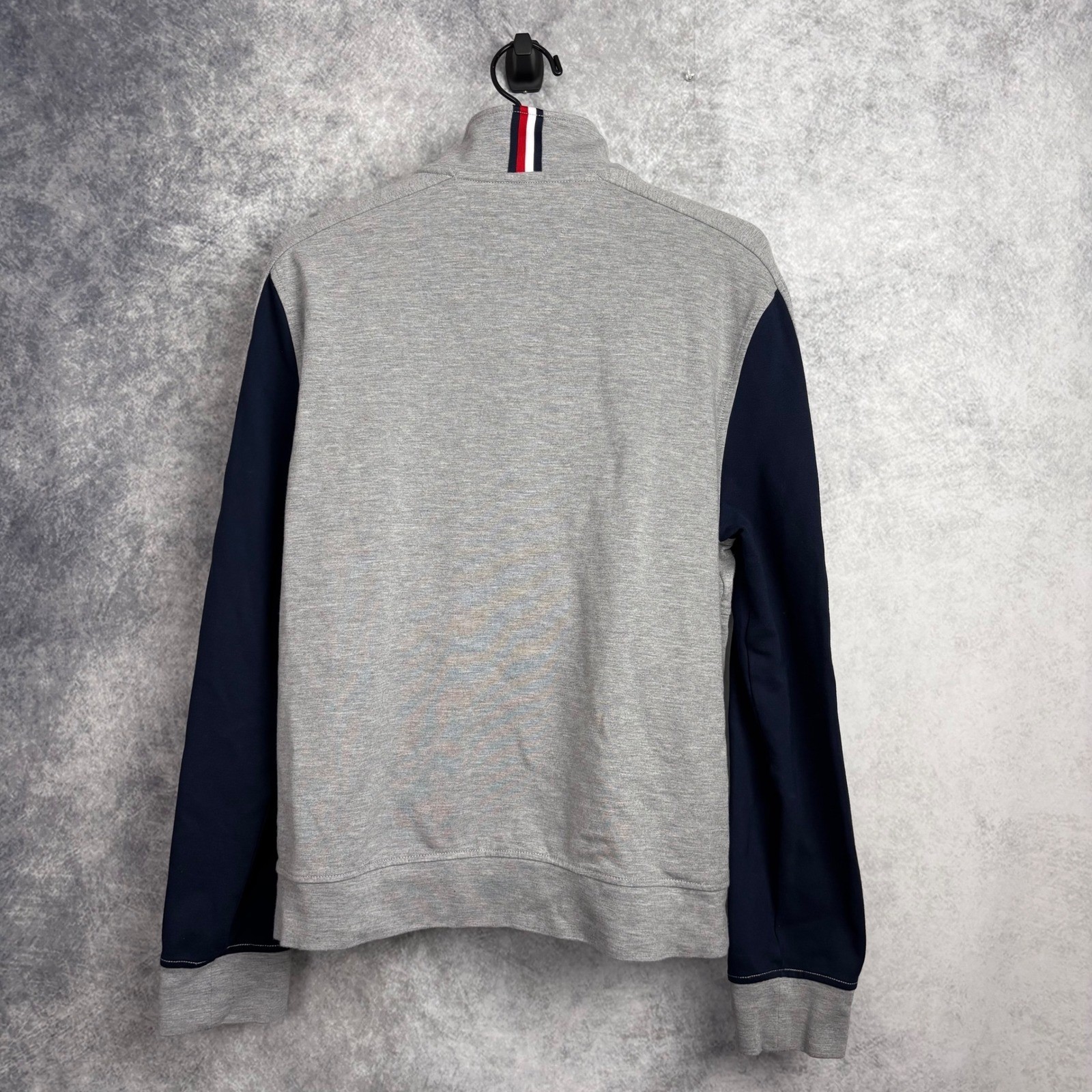 Tommy Hilfiger Men’s 1/4 Zip Pullover Kangaroo Pocket Spellout Gray Medium