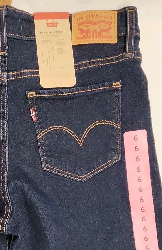Levi’s 314 Shaping Straight Leg jeans | Size 28×32 (6) Woman* New With Tags!!