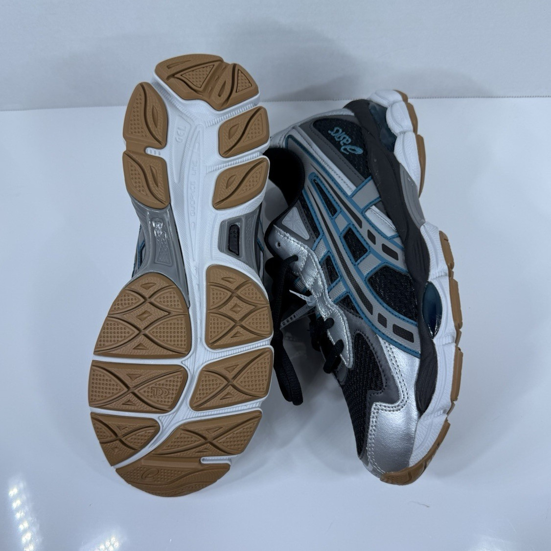 ASICS Gel NYC 2055 Men’s Low Top Lace-Up Colorblock Sneaker Black/Silver/Blue