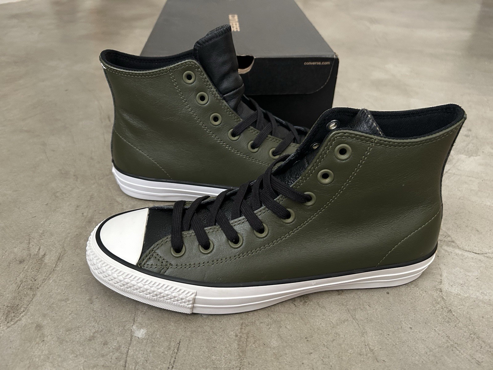 Men Size 9 Converse Chuck Taylor All Star Hi CTAS 2 Tone Leather Herbal / Black