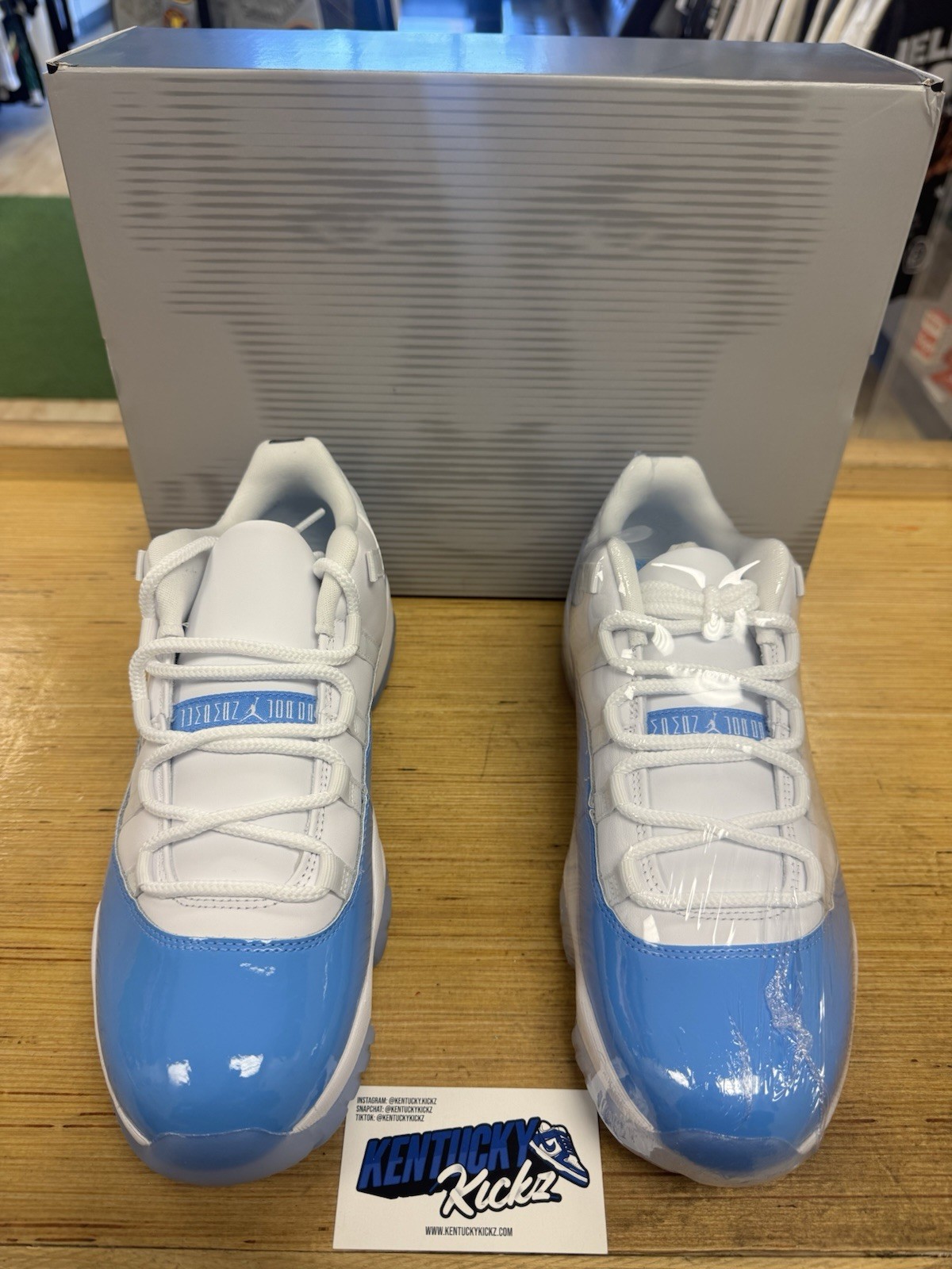 Sz 10.5 – Jordan 11 Retro Low “University Blue” (2026) FV5104-100 (SHIPS ASAP)