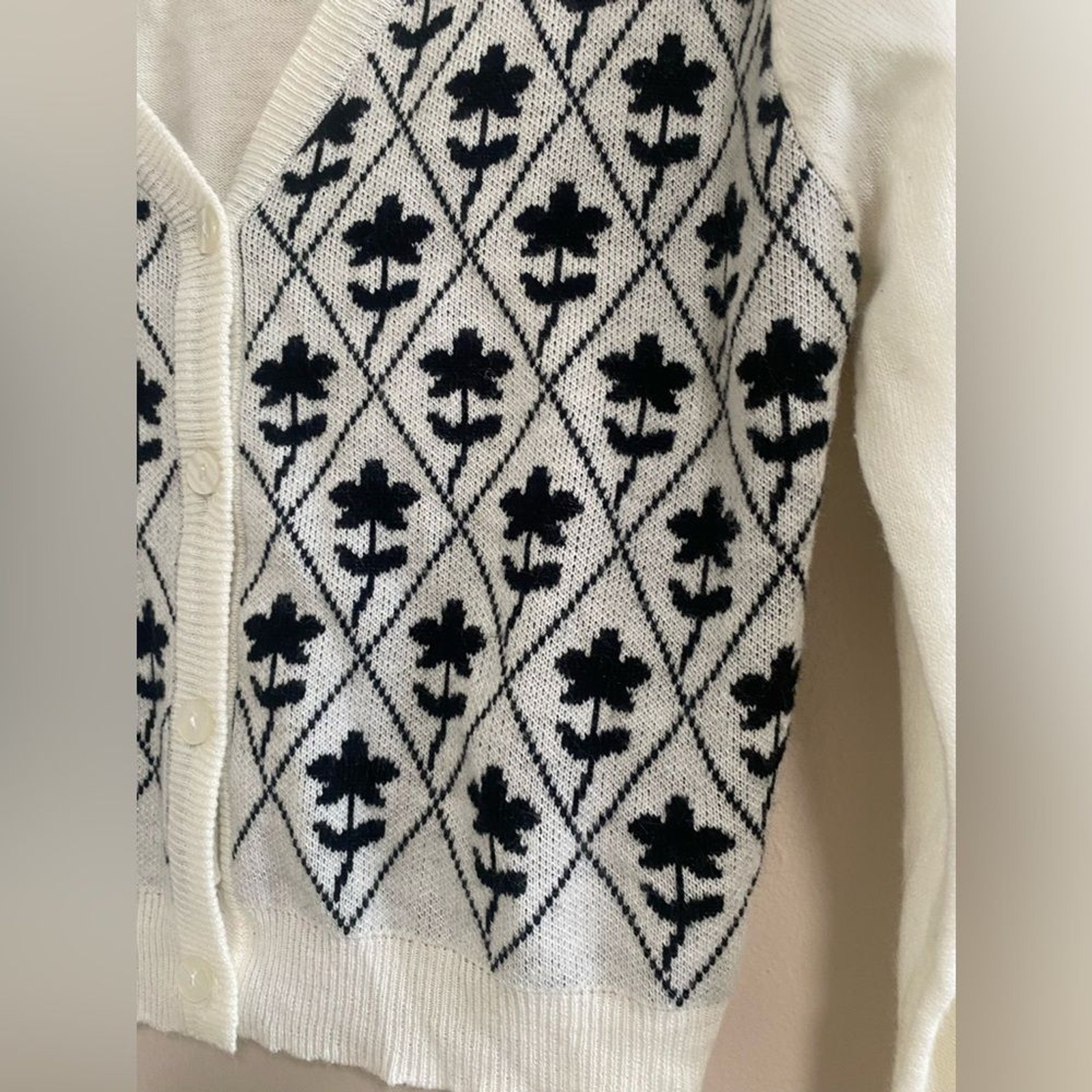 Aster White & Black Argyle Floral Print Cardigan Sweater Size Large