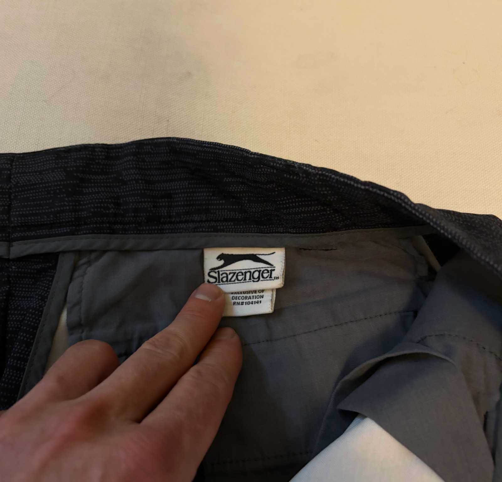 Slazenger Men’s Golf Shorts Black Patterned 8.5″ inseam Size 30