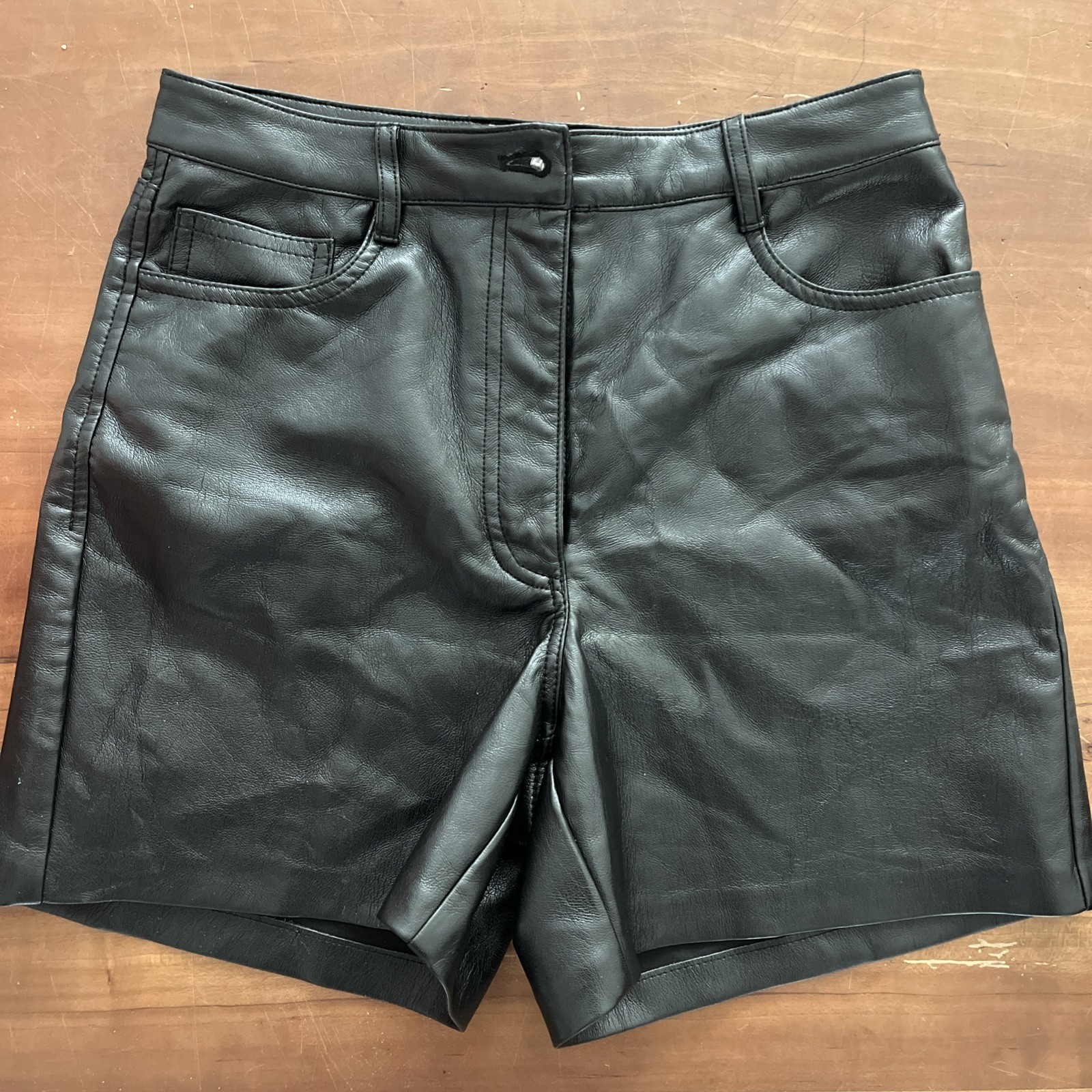 Aritzia WILFRED Black Faux Leather High-Waist Shorts Size 6