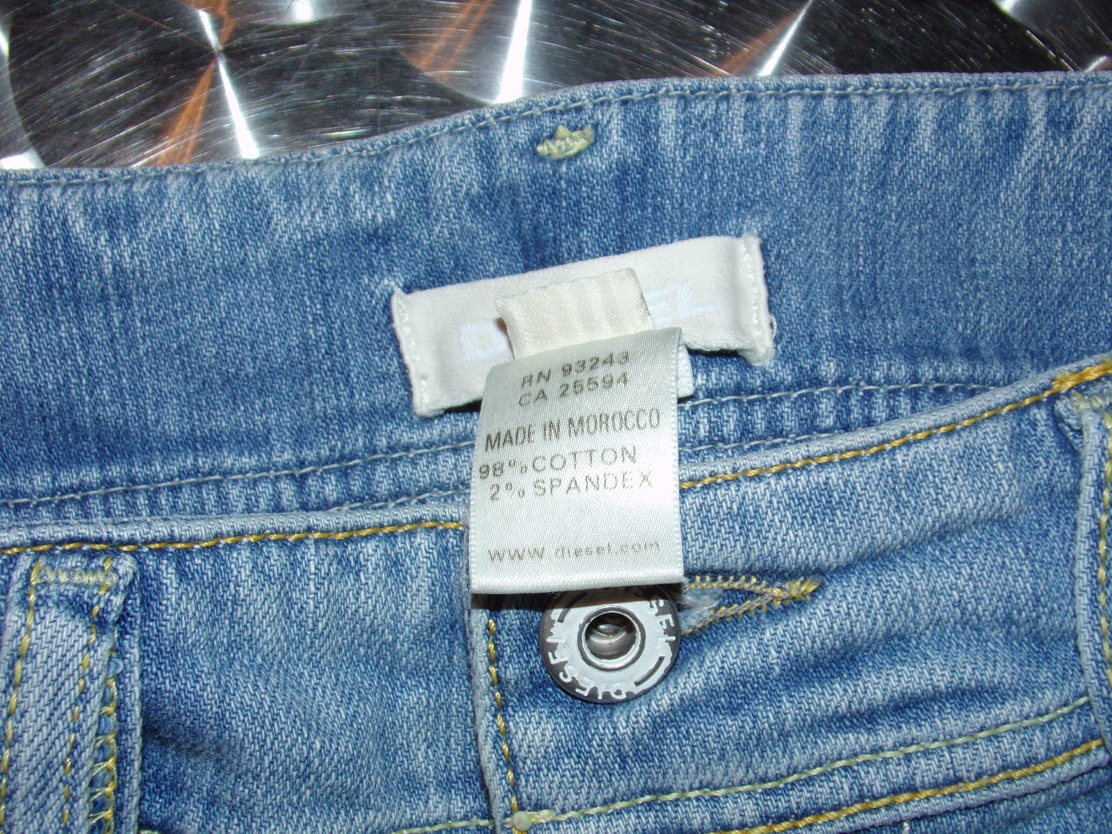 diesel 31 Capri Jeans Light Wash Zipper Pockets and fly 18″ inseam