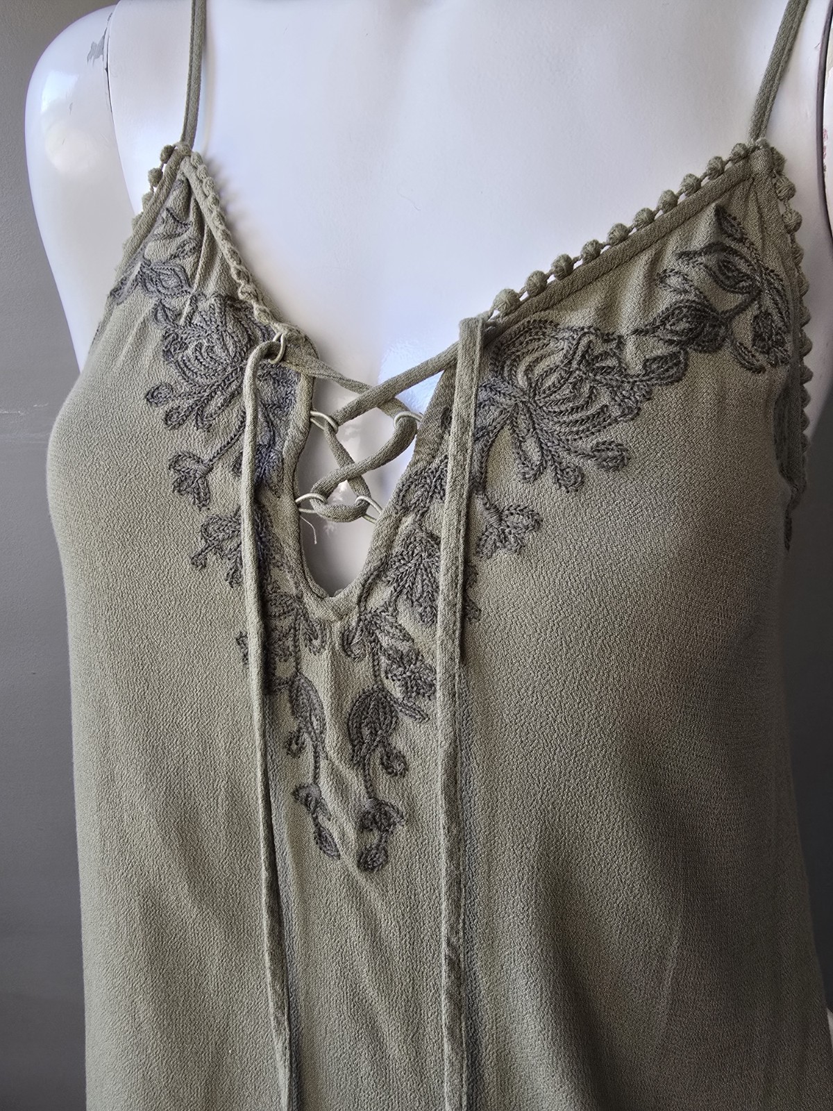 Daytrip Embroidered Lace-Up Tank Top Cami Green Rayon XS Adjustable Straps