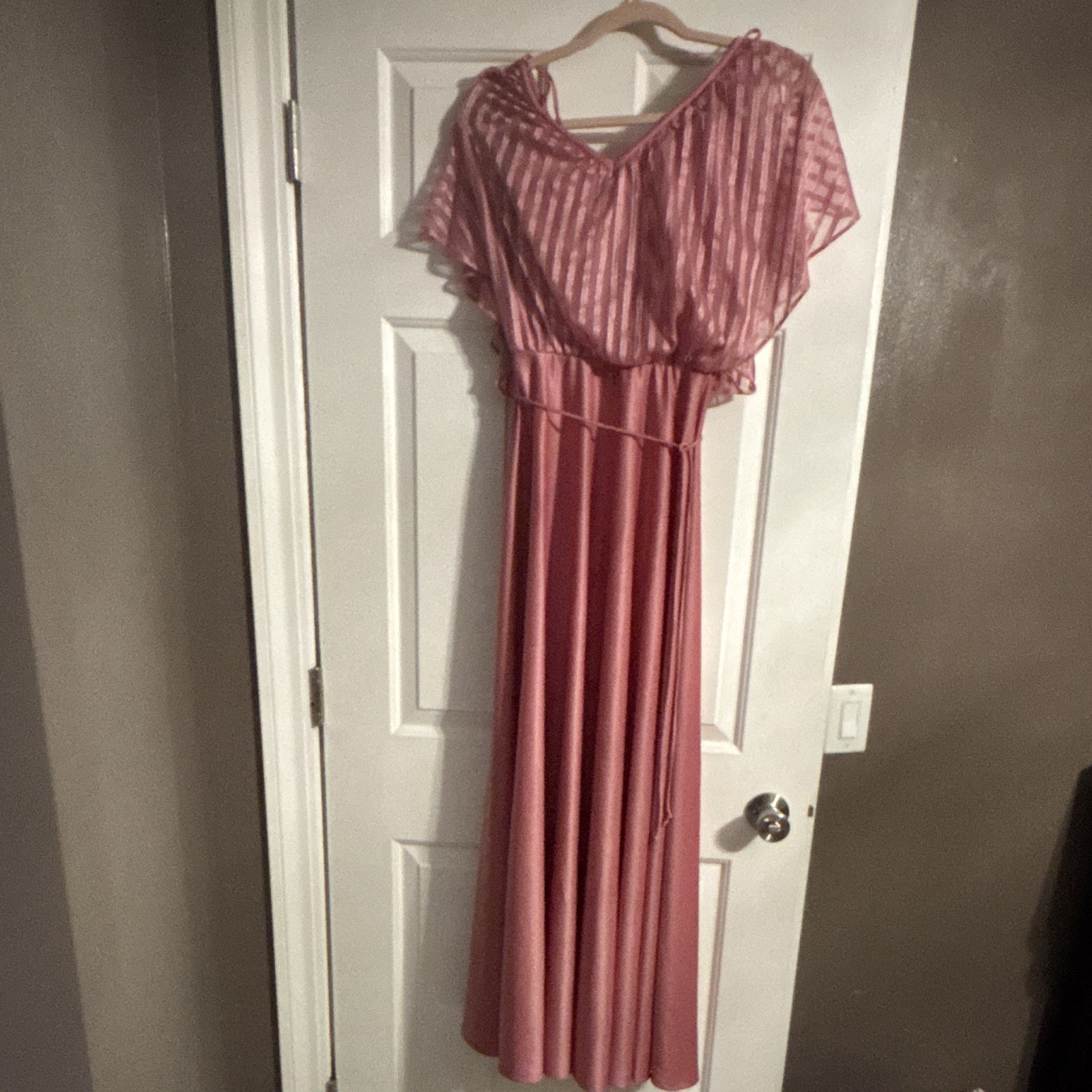 Vintage women’s Dusty Rose V-Neck Sheer top Long Dress Short Sleeve size 7-8