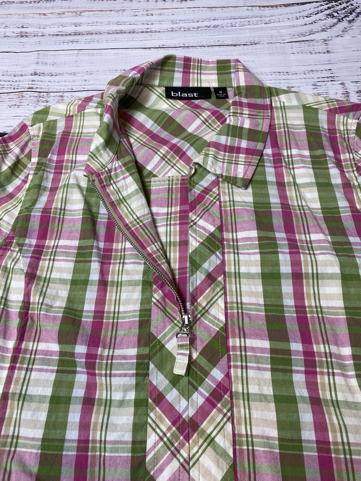 blast… Women’s M Green/Pink/White Plaid Cotton Woven Collared Zip Blouse