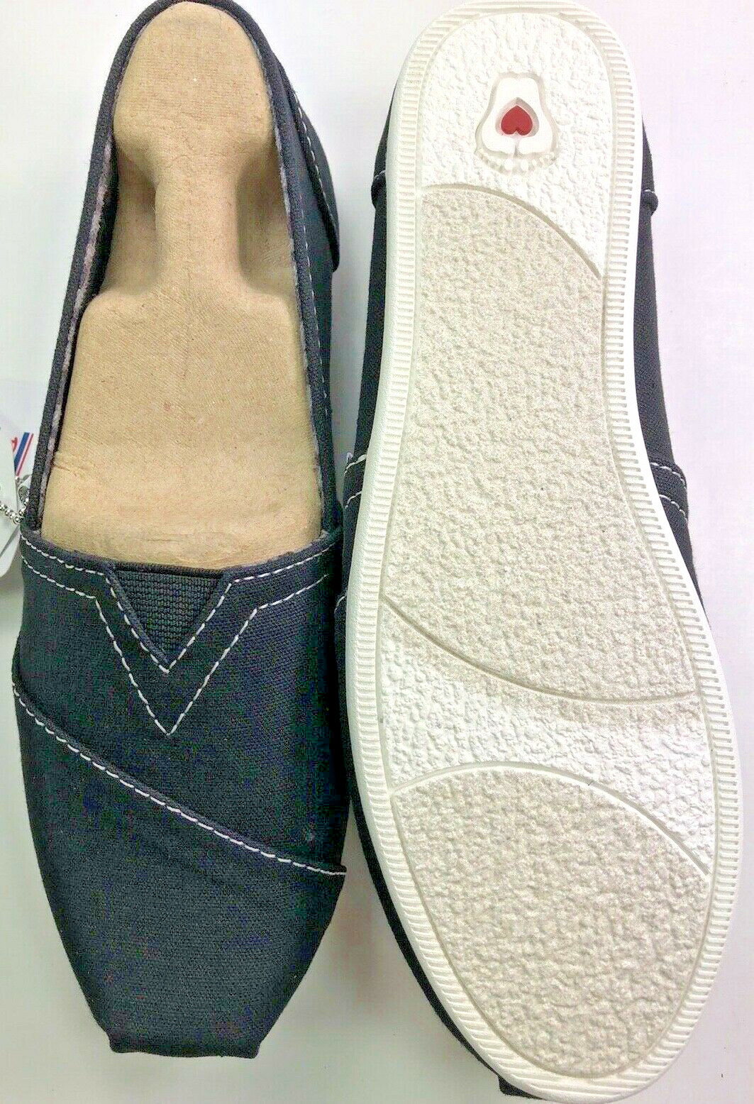 Bobs from Skechers Plush-Peace & Love / Womens/Memory Foam/ Black/White NIB