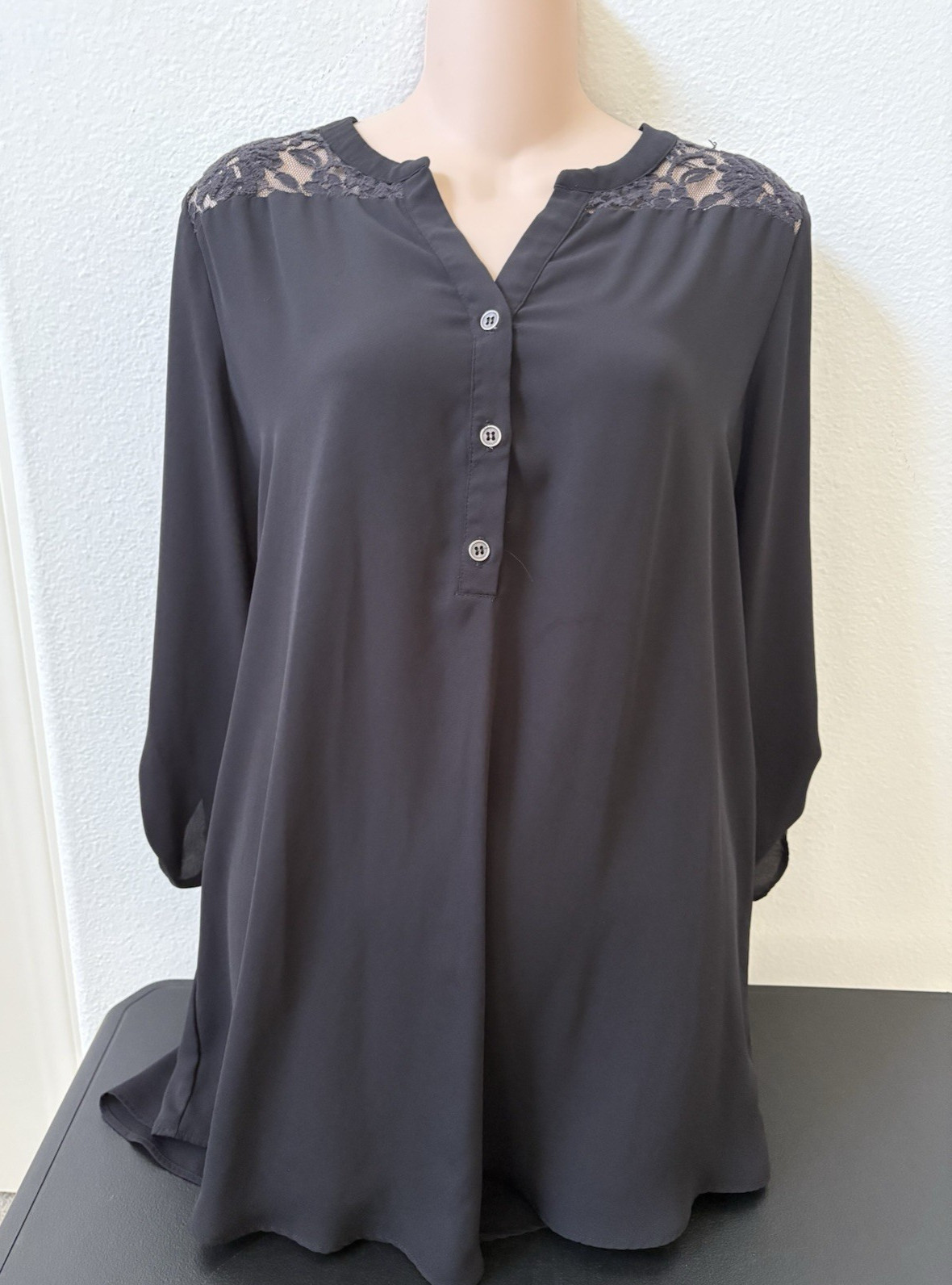 Forever 21 Black Semi Sheer Chine V-Neck Long Sleeve Tunic Top Sz. L