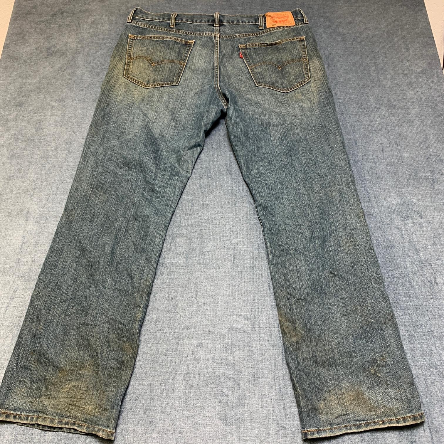Levi’s 559 Jeans Mens 38×32 Blue Denim Pockets Light Wash Relaxed Straight Leg