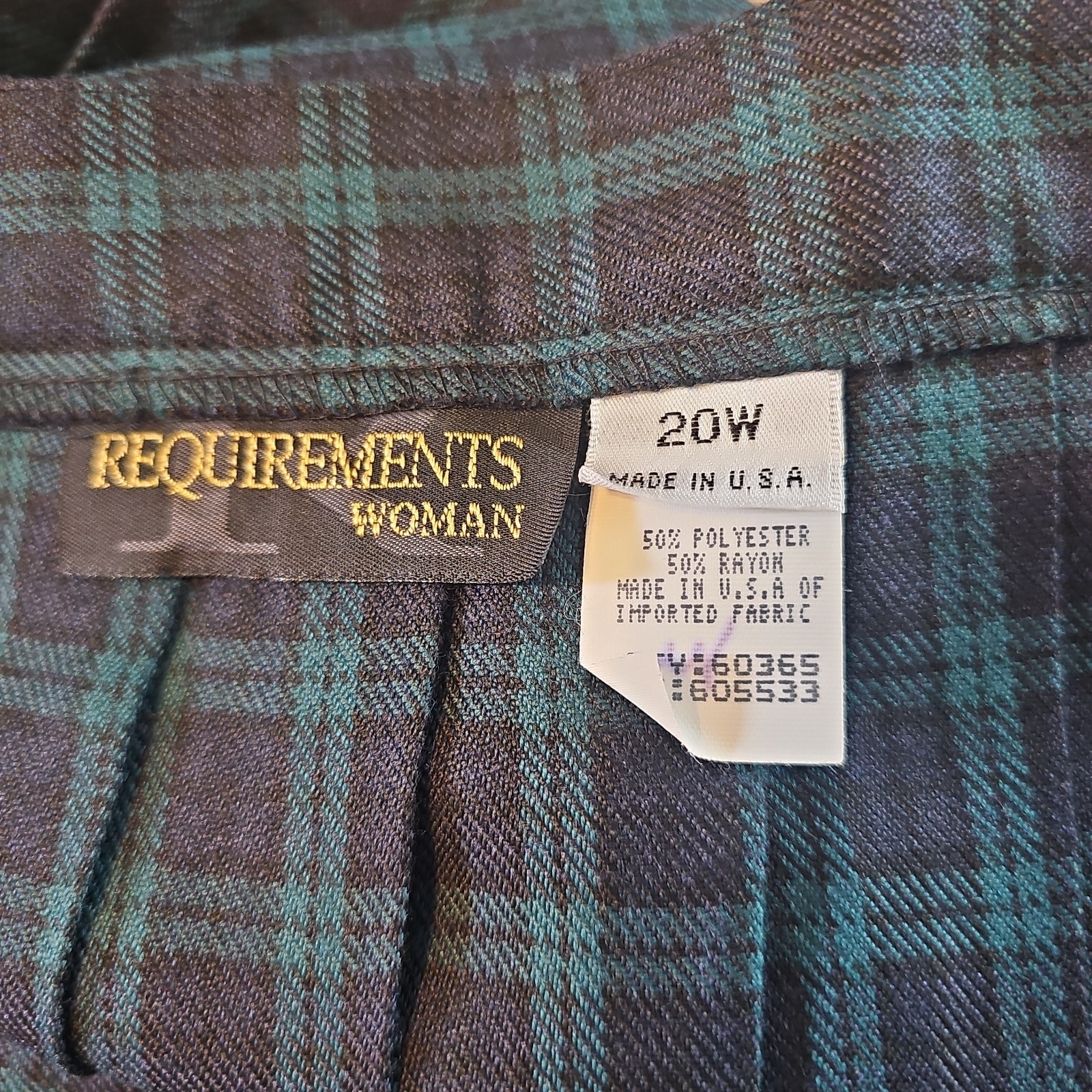 VTG Requirements 20W Navy Green Pleated Plaid Side Zip Skirt. Schoolgirl