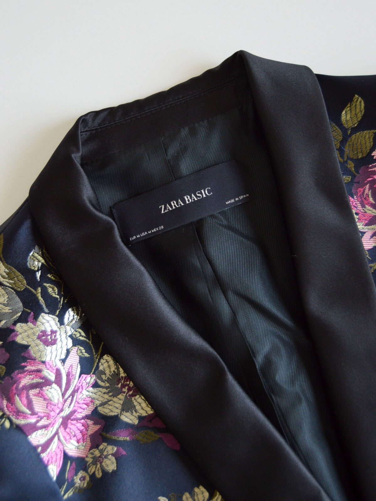 Zara Basic Floral Jacquard Tuxedo Blazer Black w Pink and Gold Flowers NWT Sz M