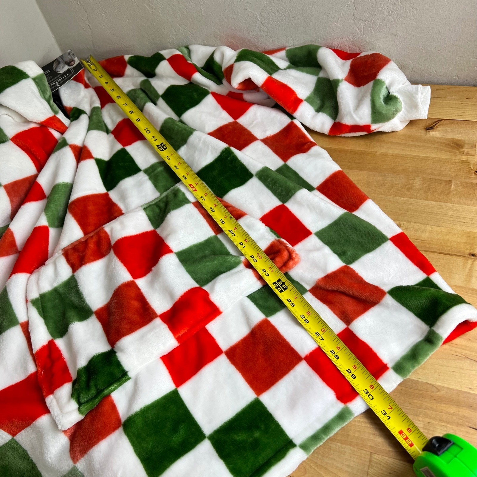 Throwzy Hoodie One Size Junior Petite Wearable Blanket Red Green Checkered NEW