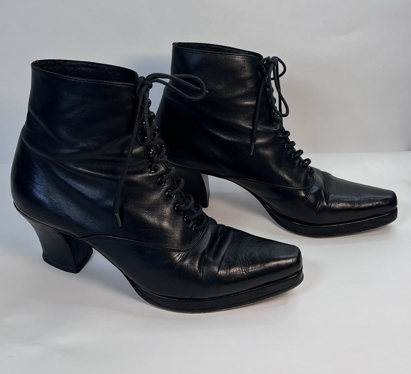 Charles David Nathalie M Vintage 90s Black Leather Lace Up Ankle Boots Heels 6