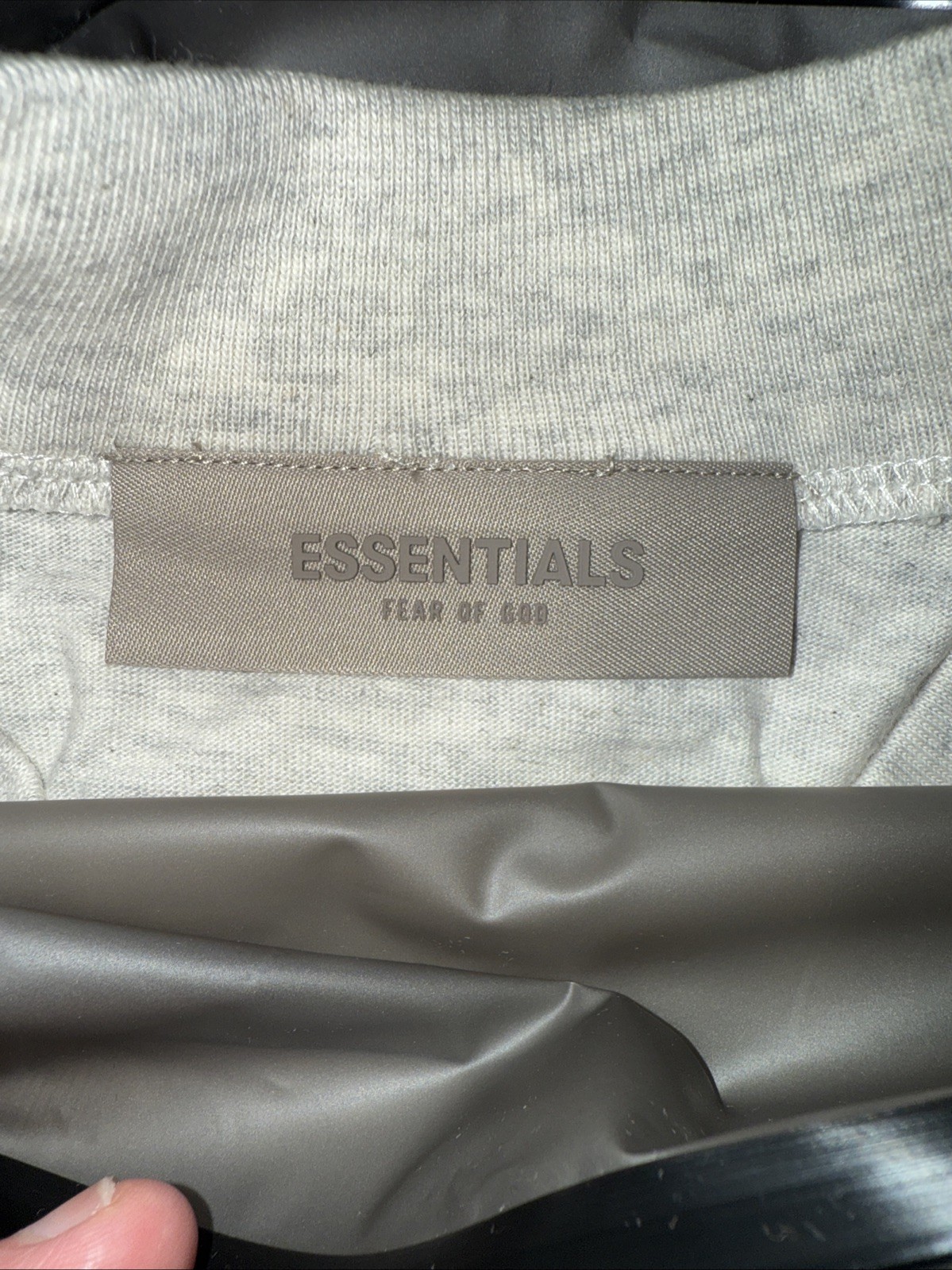 NWT FEAR OF GOD ESSENTIALS T-SHIRT SS22 “Light Oatmeal” AUTHENTIC (SIZE XS-XXL)
