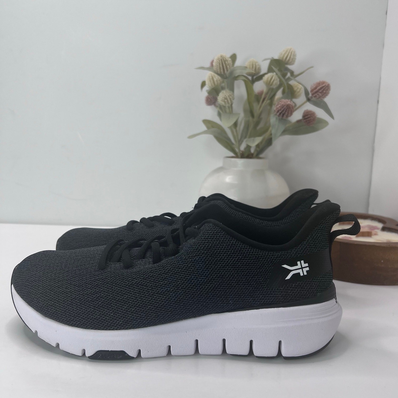 Kuru Flex Via Minimalist Comfort Sneaker Jet Black/Bright White Women 8.5W