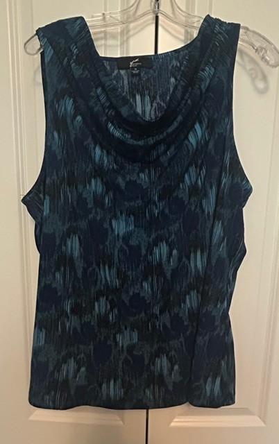 Womens sleeveless blouse, size 1X