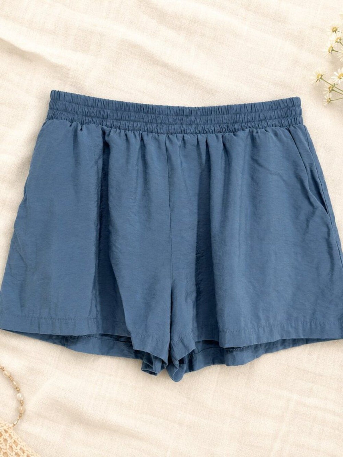 Van Winkle & Co Blue Flowy Pull-On Shorts — Size L