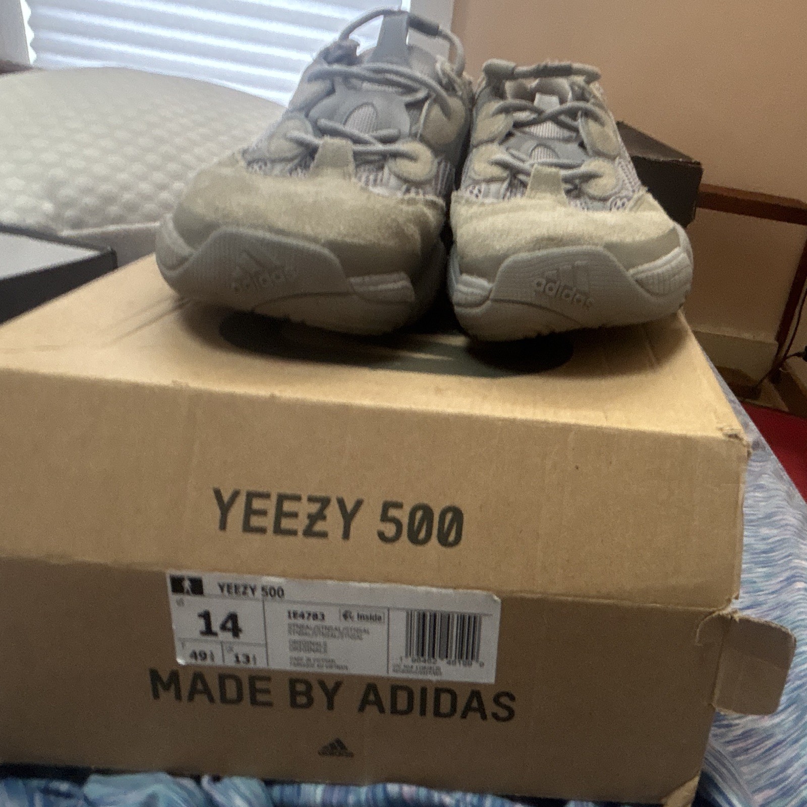 adidas Yeezy 500 Men’s Gray Lace-Up Low Top Sneakers Casual Activewear Solid