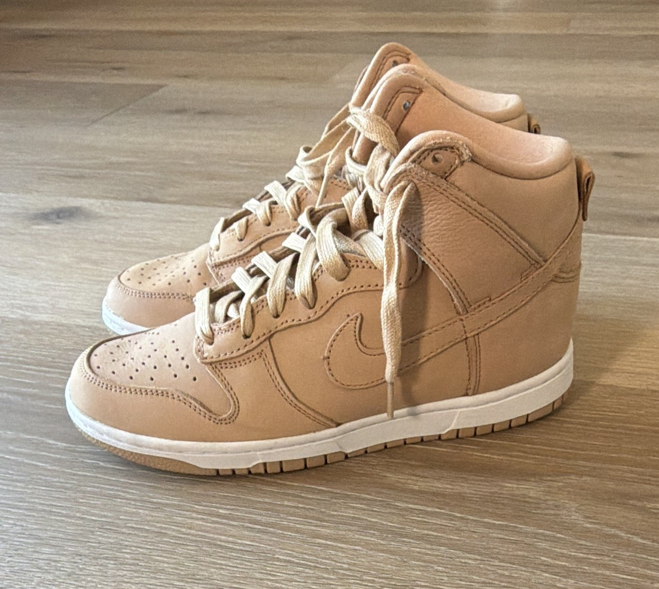 Nike Dunk High Tan Leather High Top Sneakers Unisex Adults Lace-Up Rubber Sole