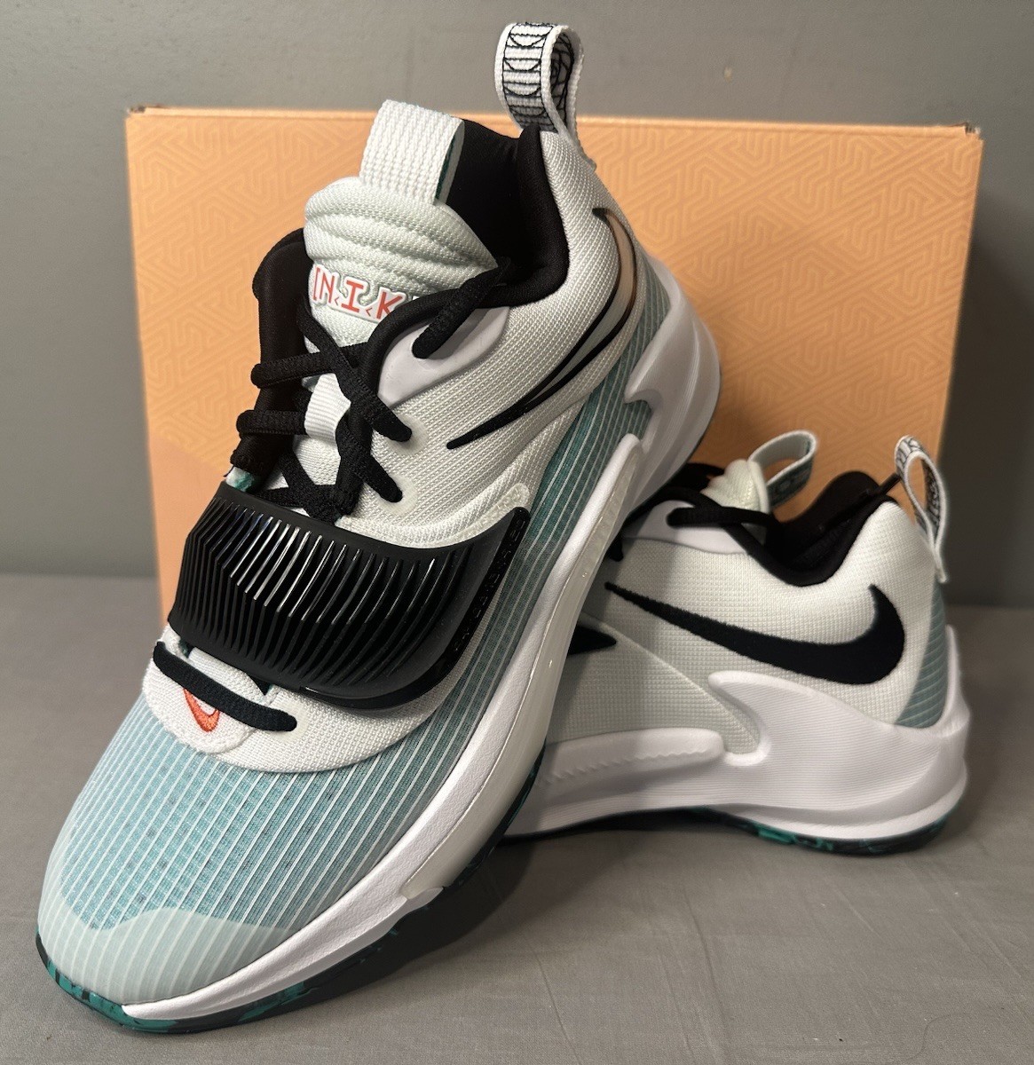 Nike Zoom Freak 3 (GS) Clear Emerald Sneakers DB4158-101 Youth Size 5Y
