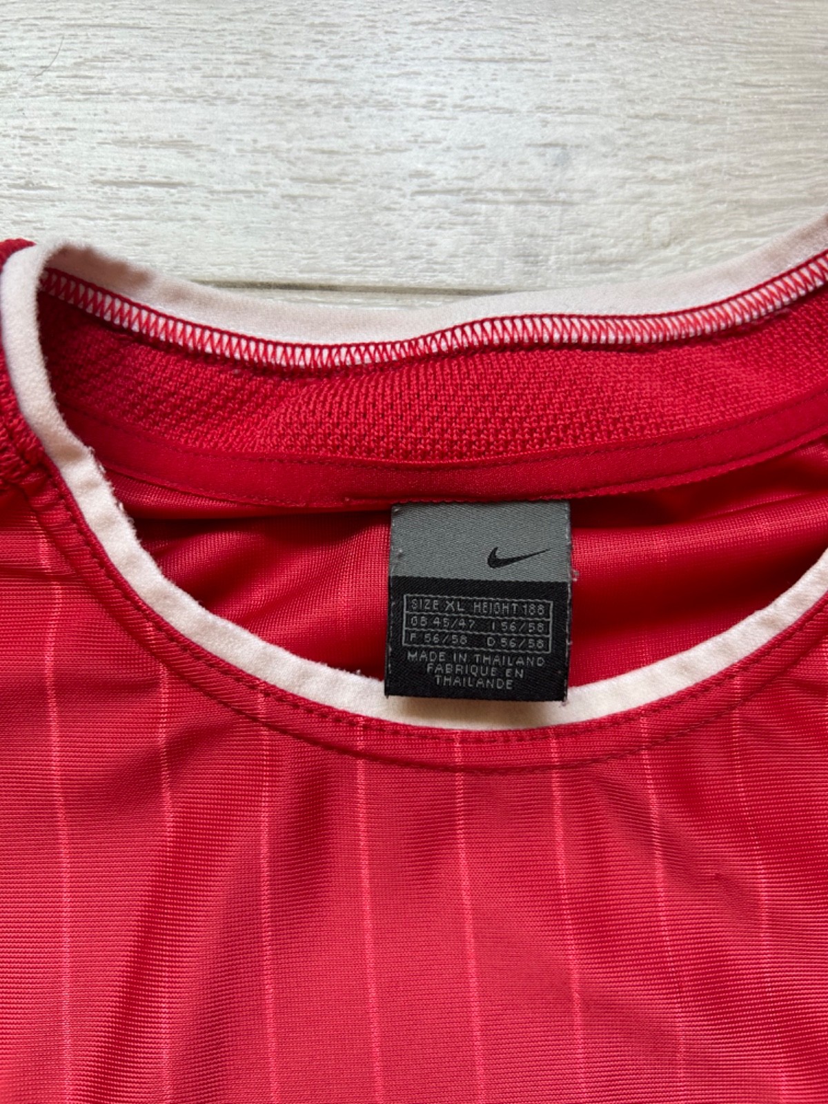 Nike T-Shirt Men’s Red Sport Training Soft Tee Size XL Short Sleeves Crew Neck