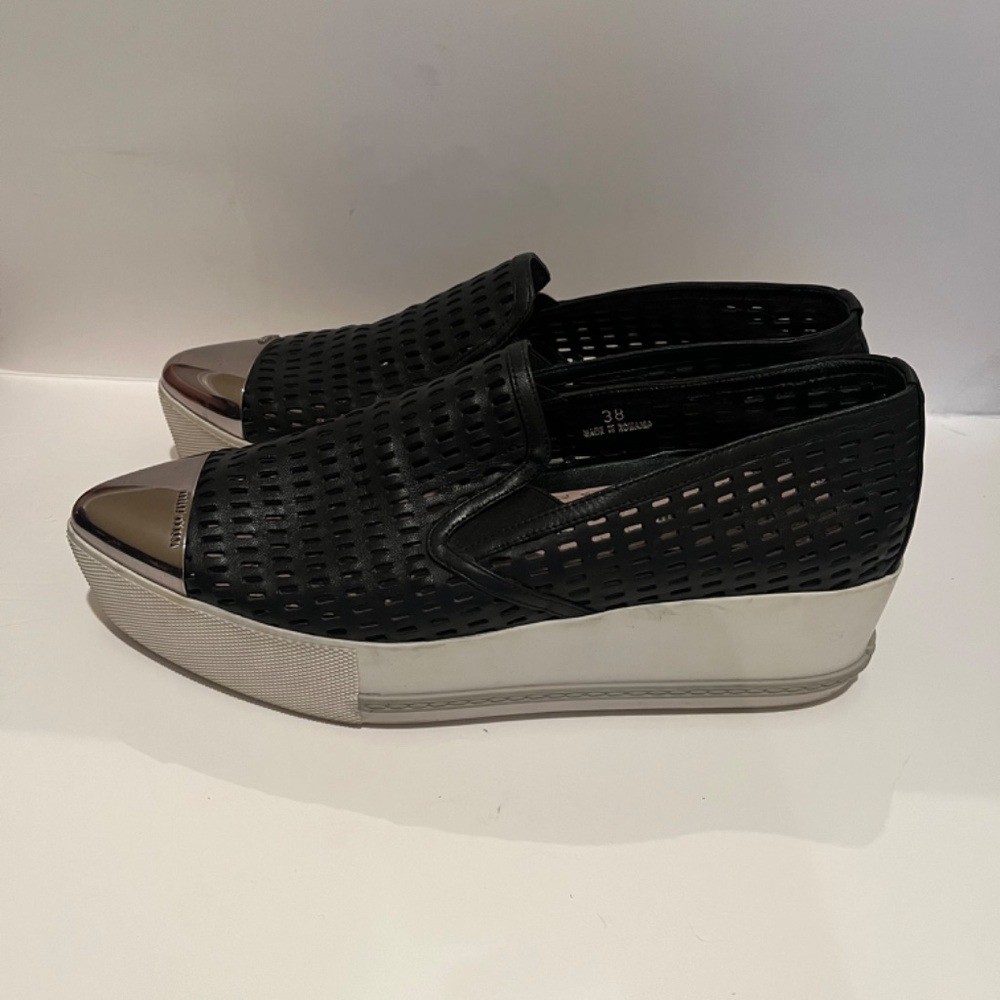 Miu Miu Perforated Pointed Cap-Toe Platform Leather Sneaker Shoes Italy Black 8