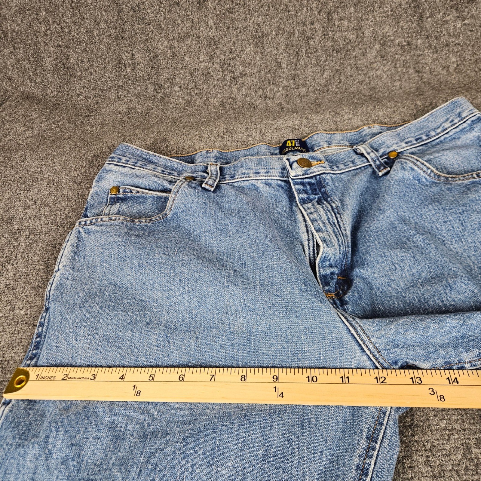 Wrangler 47MWZ Regular Fit Premium Performance Cowboy Cut Jeans Light Wash 38×30