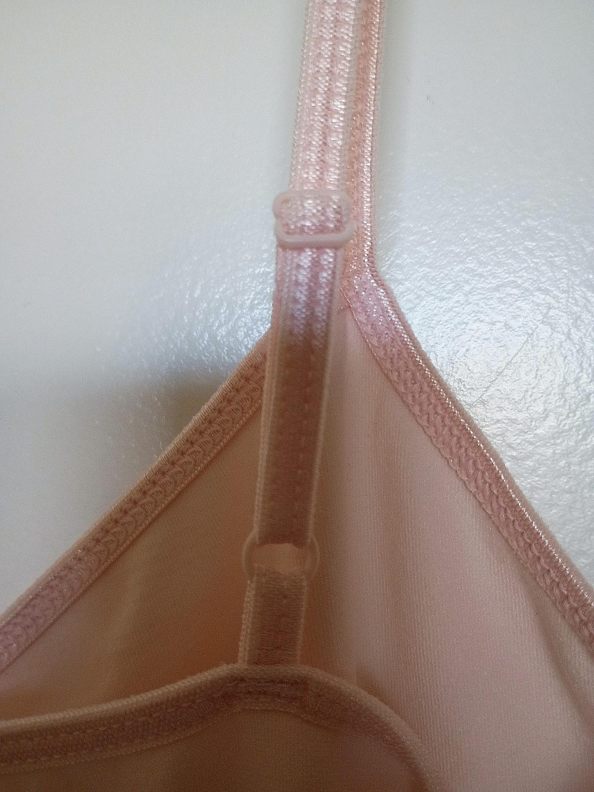 Candie’s 92% nylon, 8% spandex solid pink camisole XL