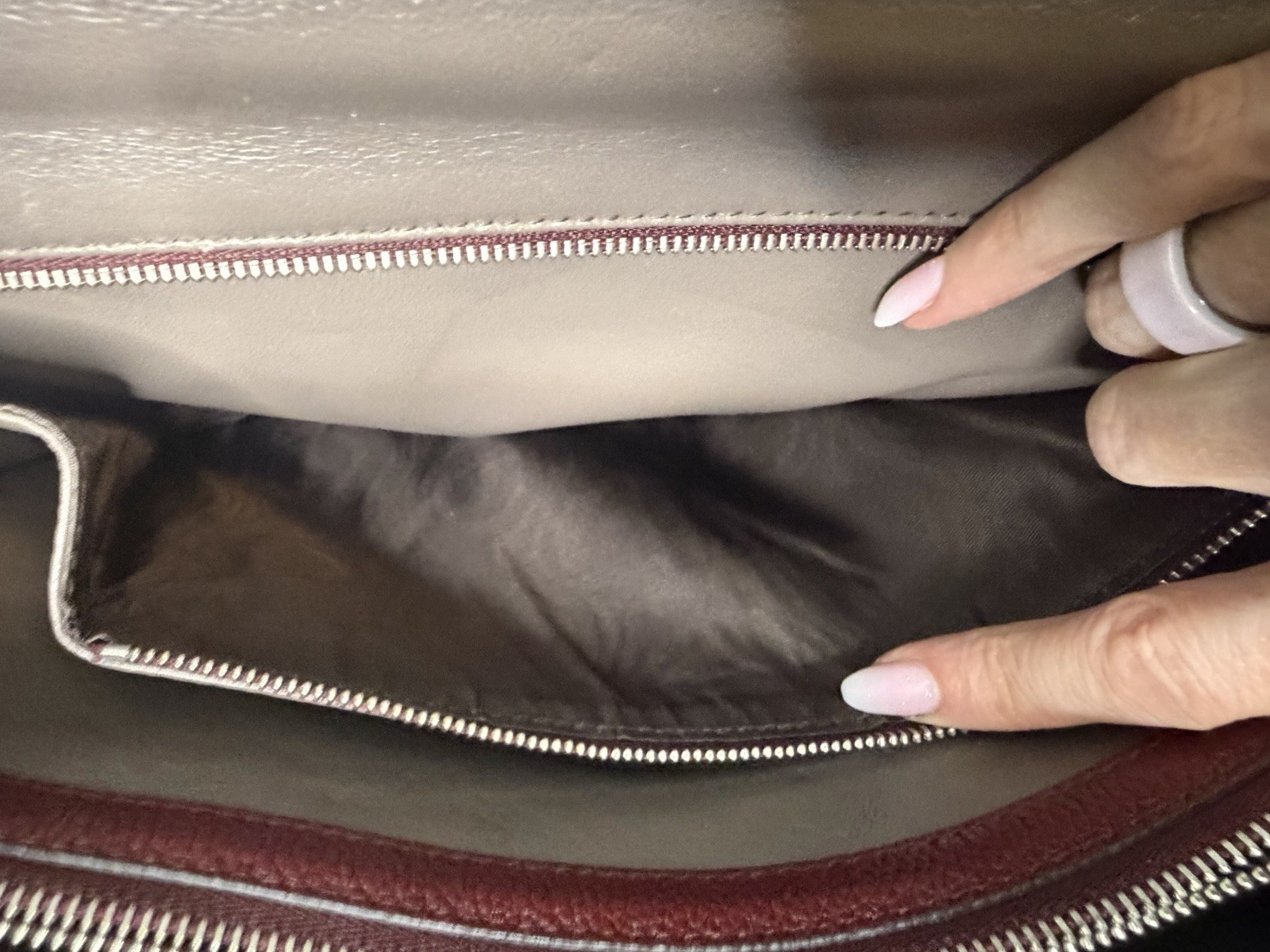 Gucci Zumi Grained Leather Medium Top Handle Shoulder Bag Burgundy Entrupy COA