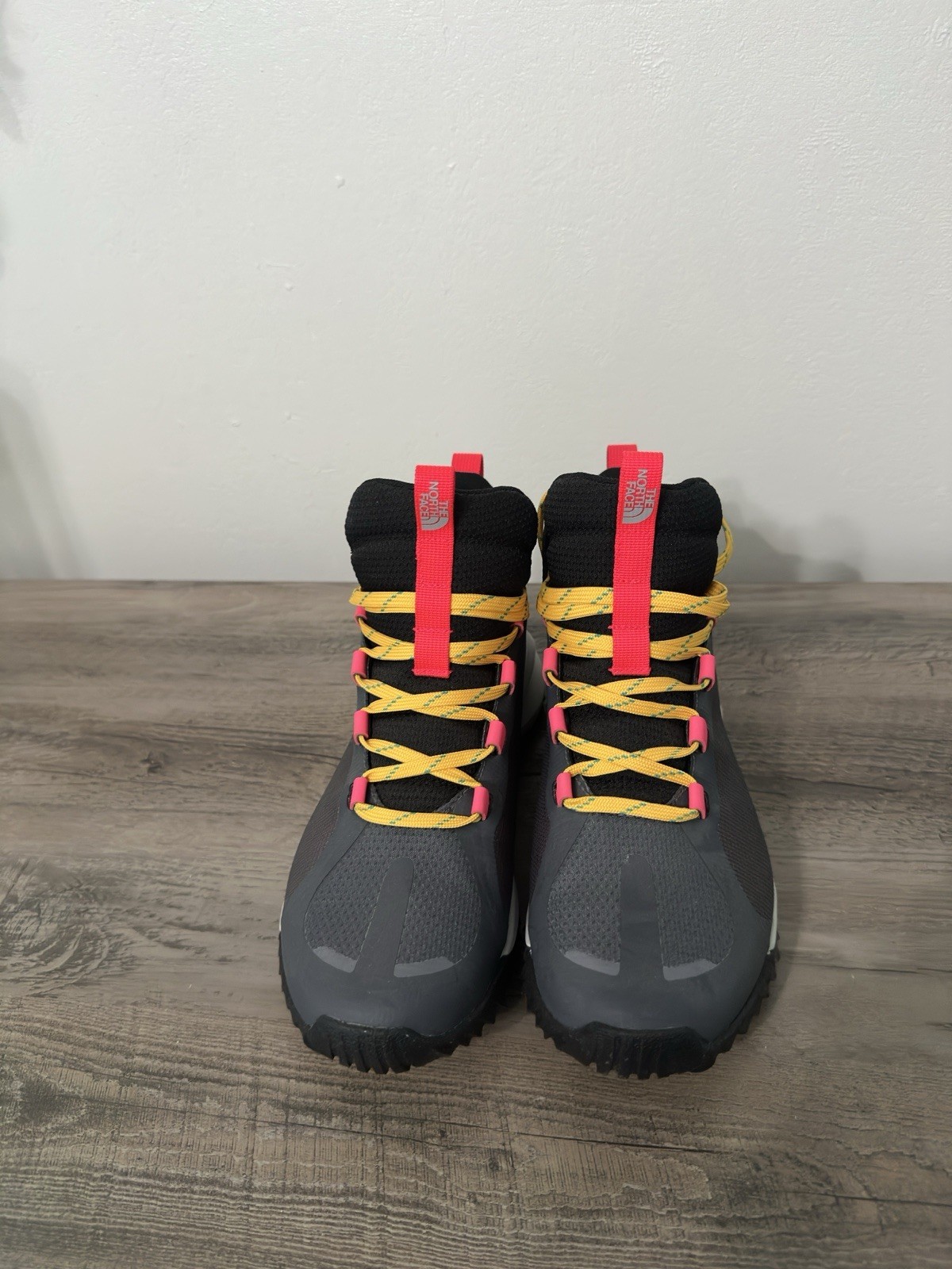 The North Face Men’s 8.5 Mid-Top Sneakers/Hiking Boots Gray/Black Multi NF0A5JCQ