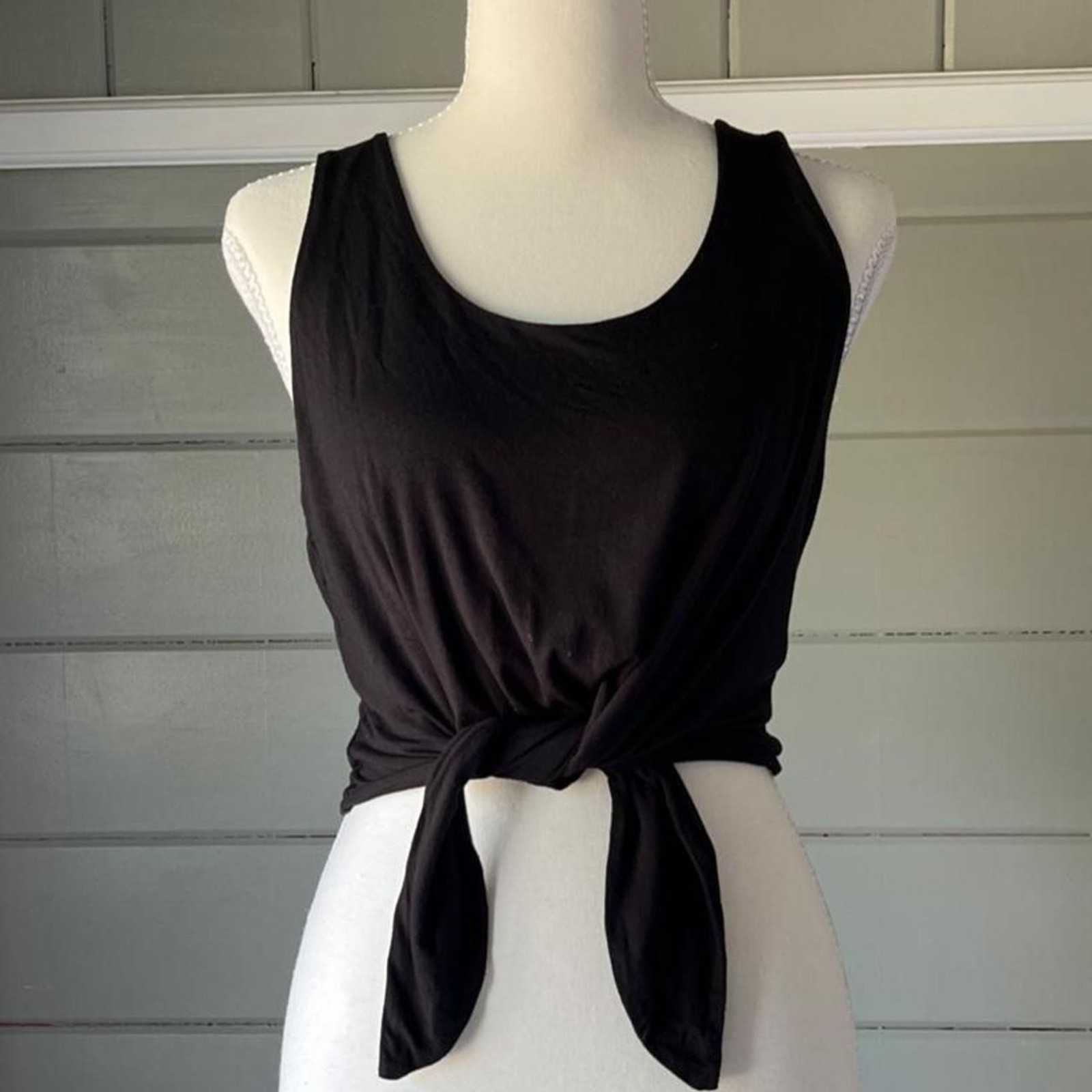 Aritzia Women’s Black Vest