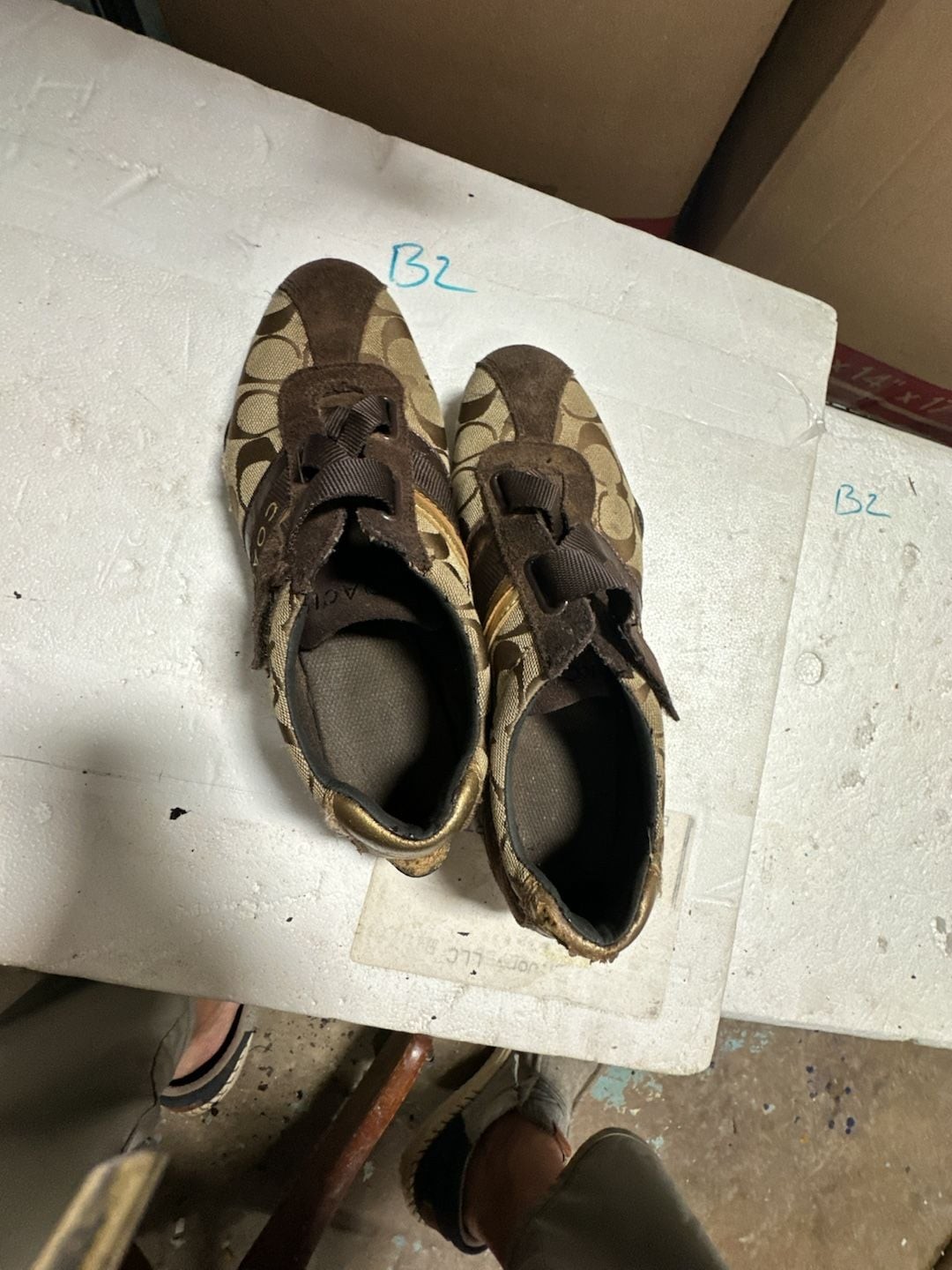Coach Jenny Brown Sneakers Size 8 Athletic Style Preowned Good Condition.