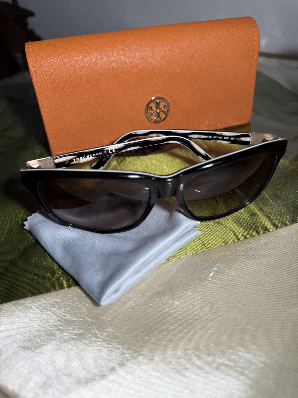 Tory Burch TY7031 Rectangle Sunglasses Black Plastic Frame Brown Gradient UV400