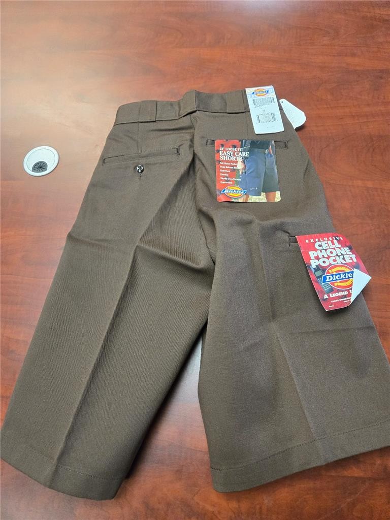 .= Dickies Men Shorts 26 Cell Phone Pocket 13″ Loose Fit Easy Care Scotchguard