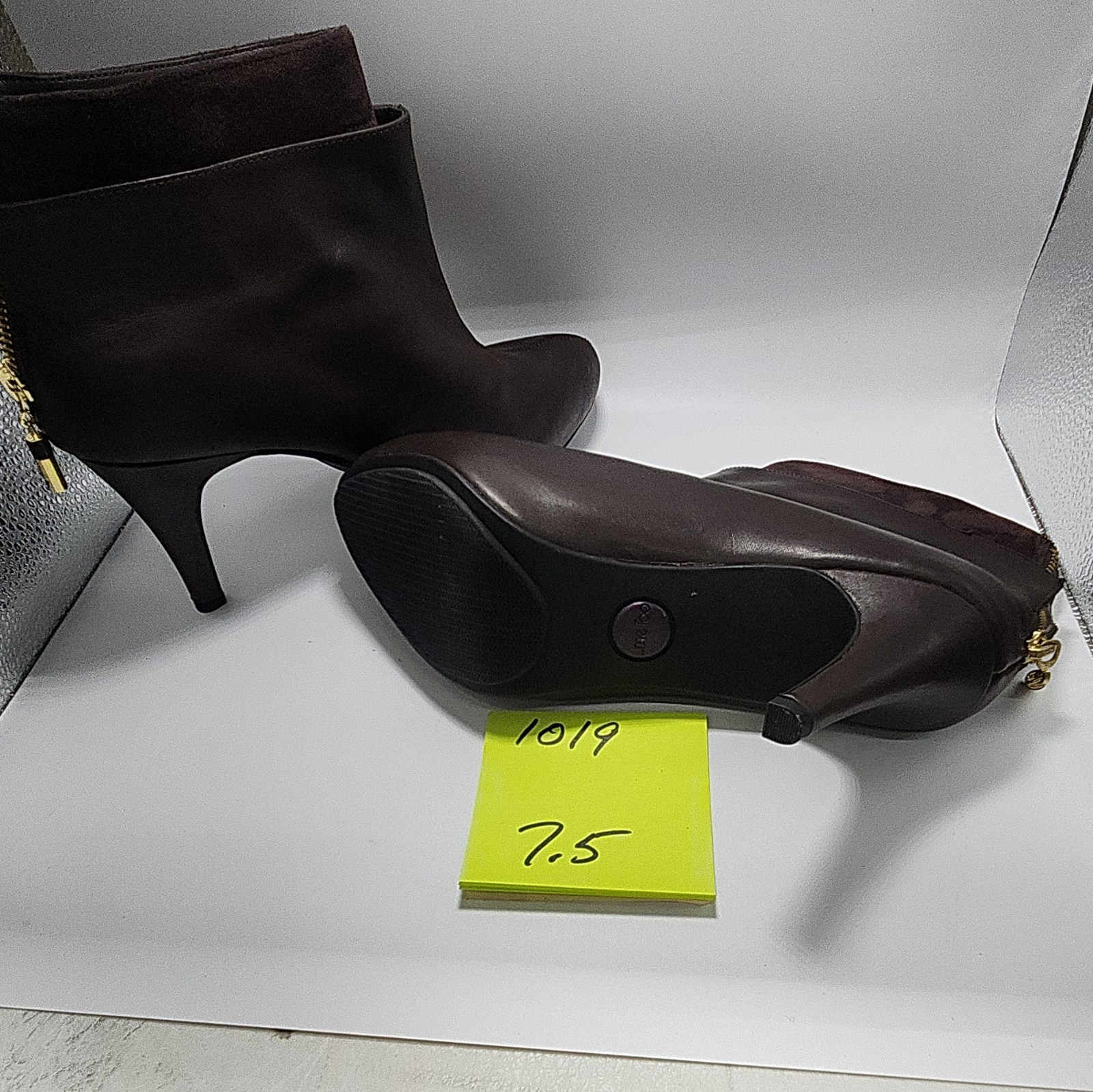 Me Too Women’s Brown Leather Ankle Bootie Boots Zip Round Toe US 7.5 EU 38
