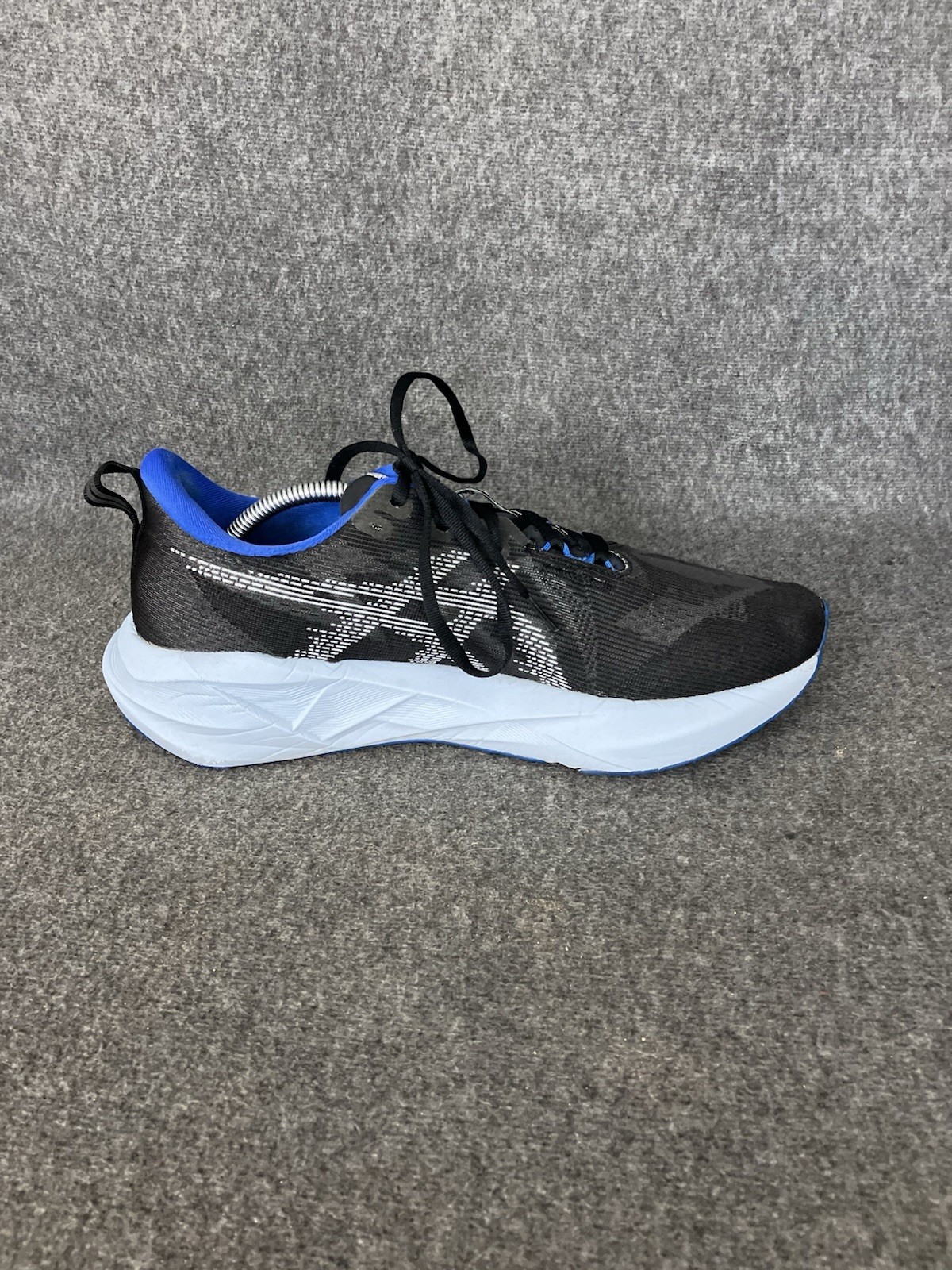 ASICS Novablast 5 Mens 11 Black Blue Running Shoes Sneakers HOLES