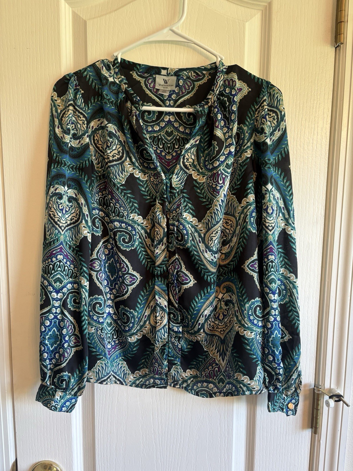 Worthington Petite Women’s Paisley Blouse. Petite Medium
