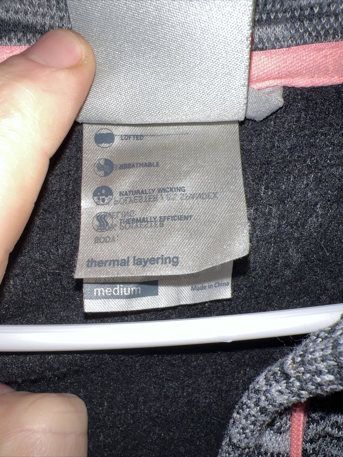 Avalanche Long Sleeve 1/4 Zip Jacket Pull Over Medium Breathable ￼￼￼￼Wicking EUC