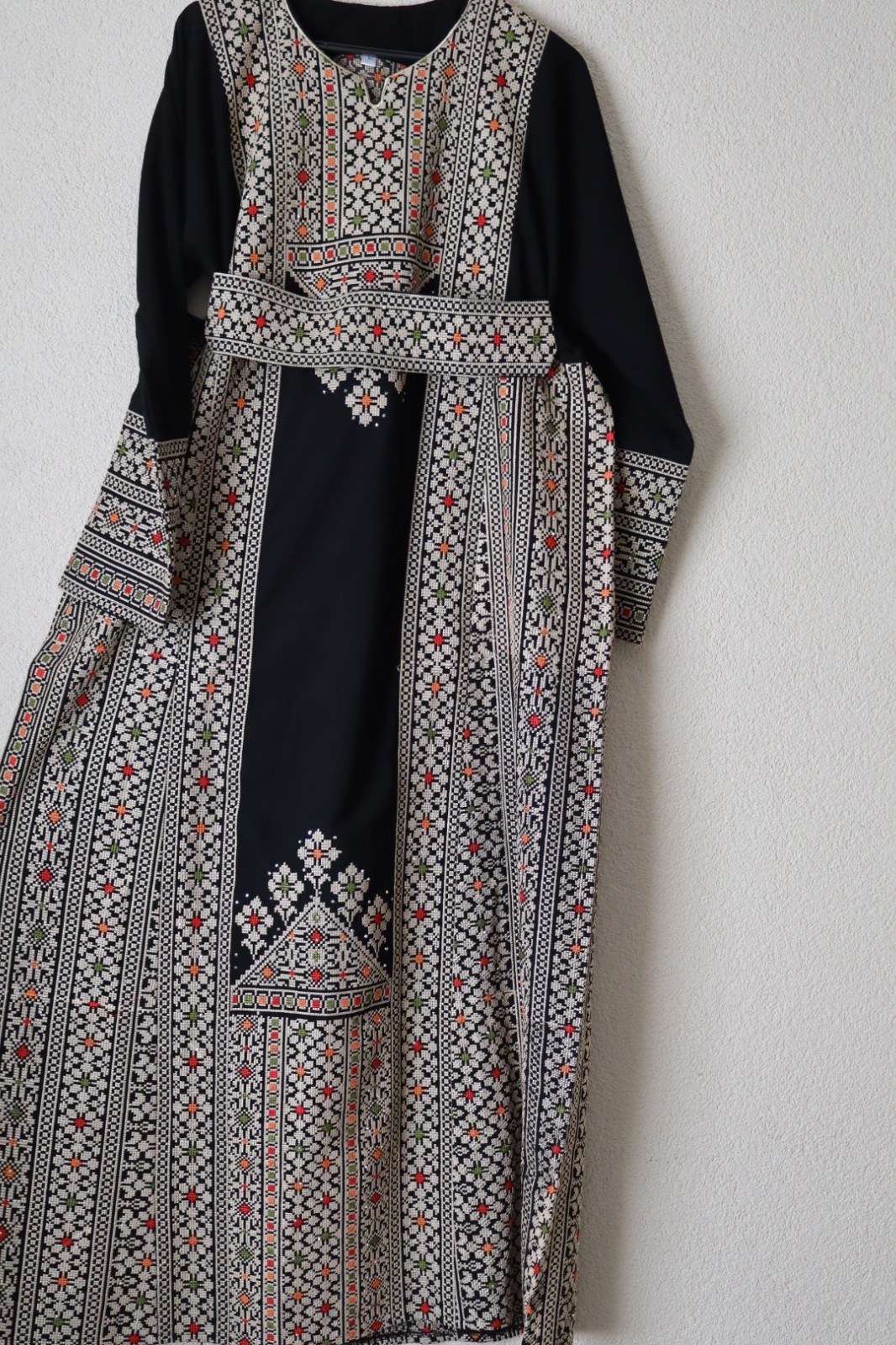 Traditional Palestinian / Jordanian Embroidered Thobe Kaftan Dress Black-JAWHARA