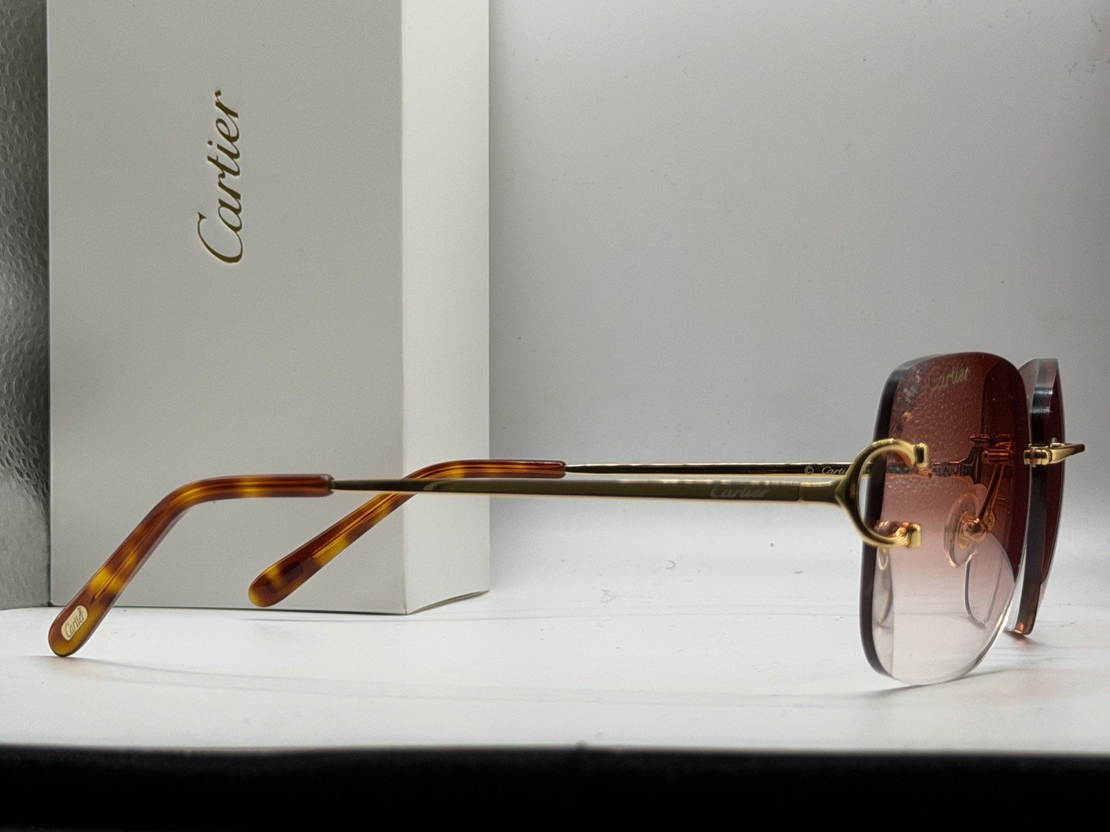 Cartier Rimless Square Gradient Red Unisex Sunglasses Gold Metal Frame CT00920