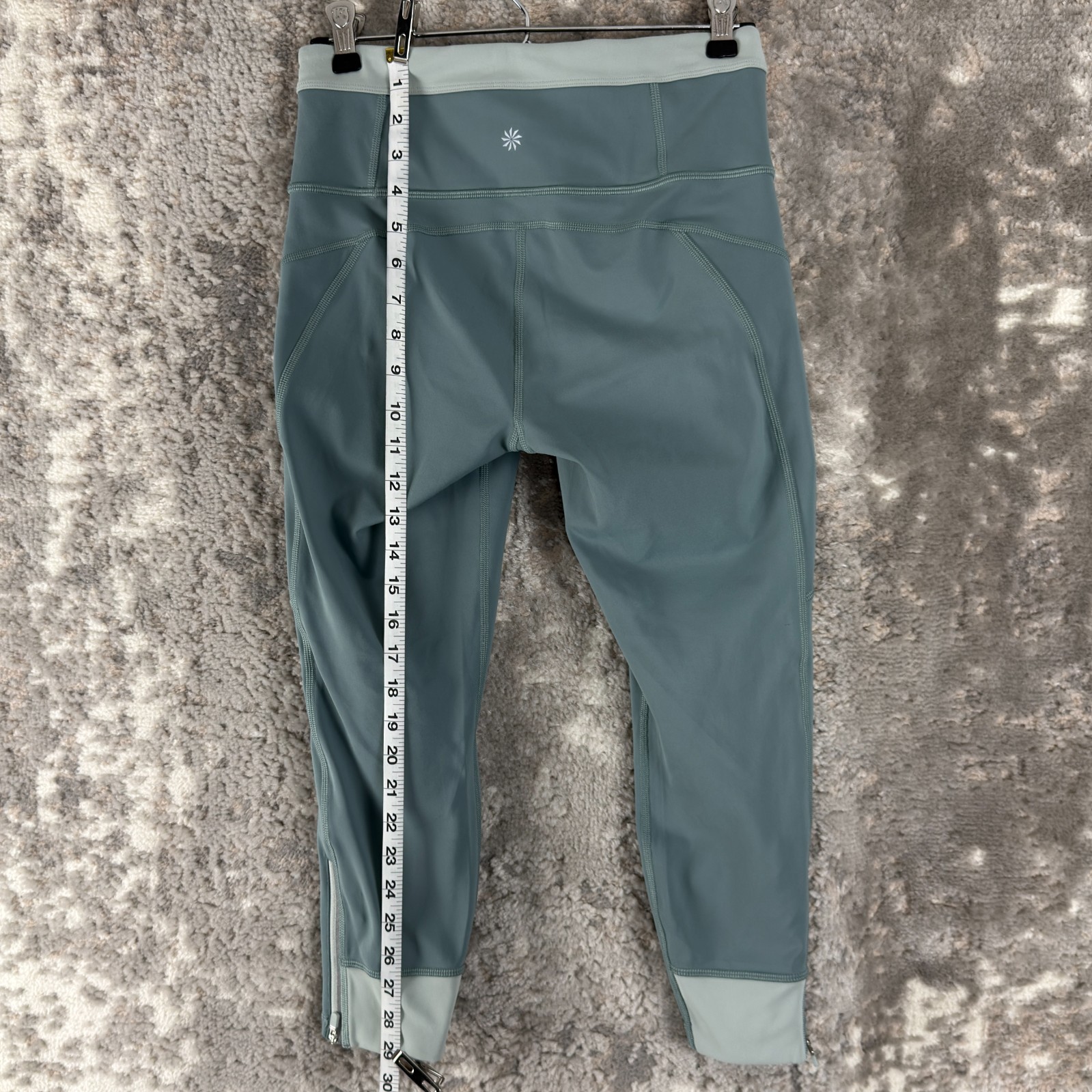 Athleta Size S Rainier Evolve Cropped Capri Leggings Athleisure Blue Gray Casual